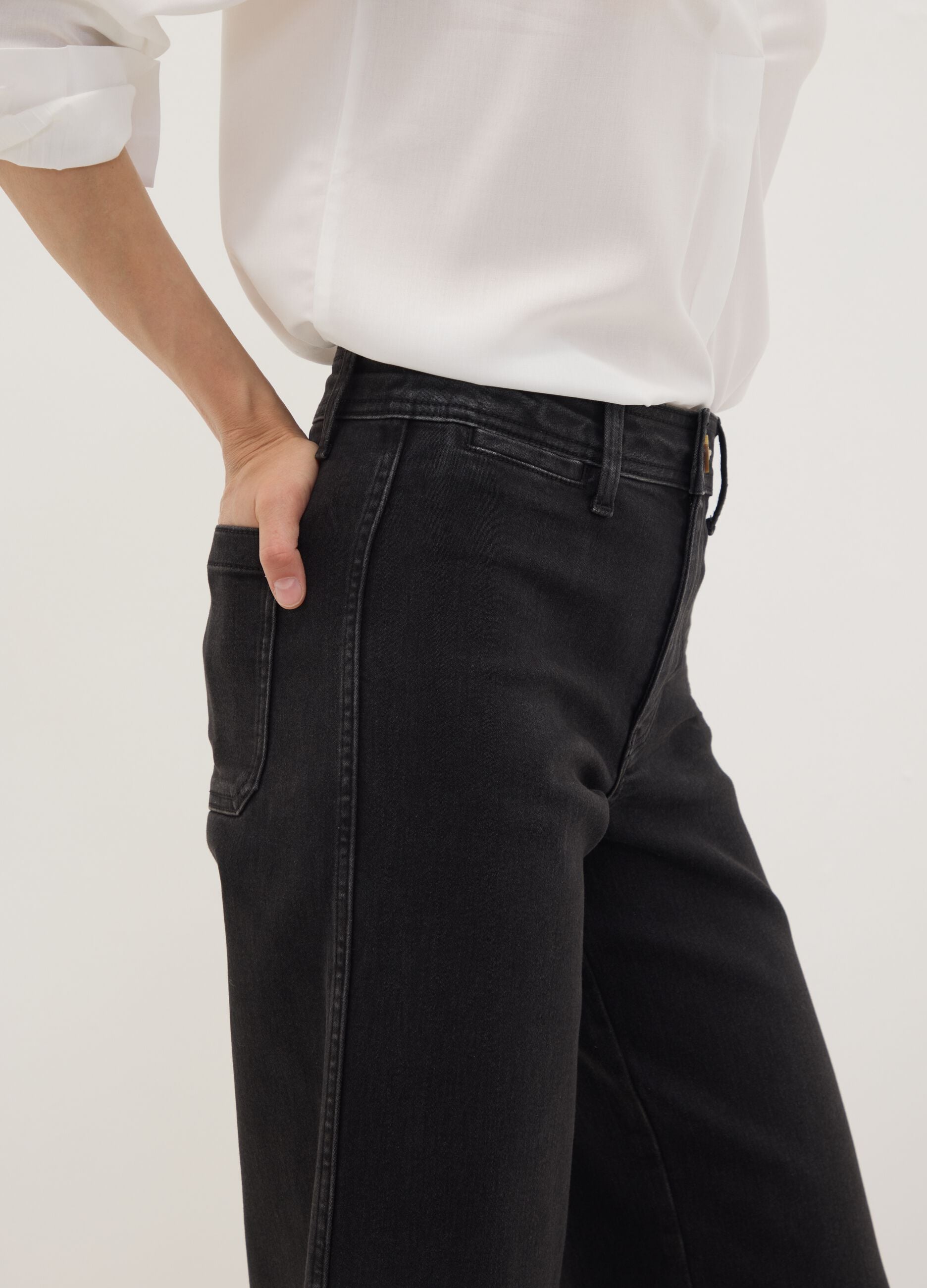 Black wide-leg jeans in stretch cotton