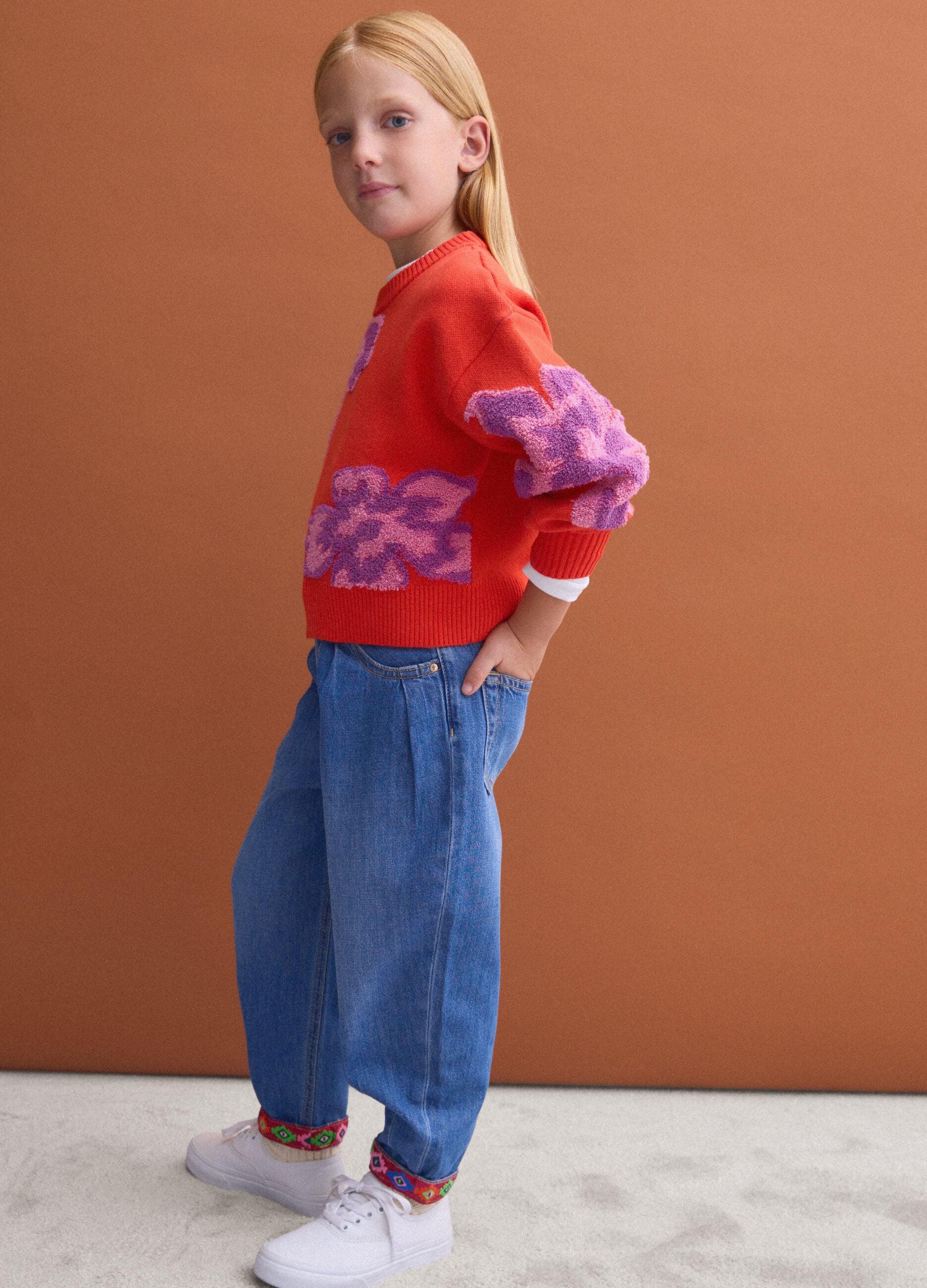 Girls&rsquo; blue baggy pure cotton jeans with embroidered turn-up hem