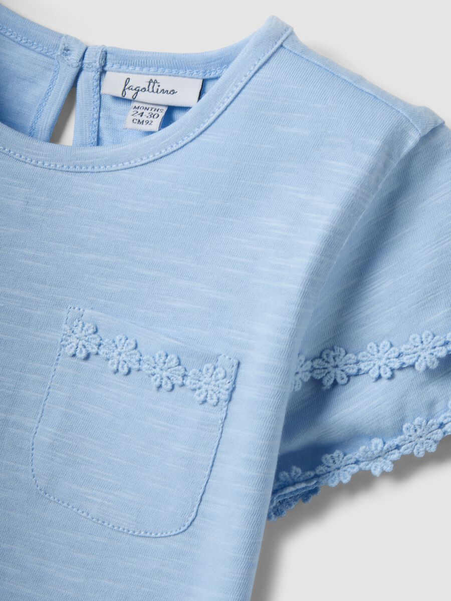 T-shirt azzurra in puro cotone con maniche corte_2