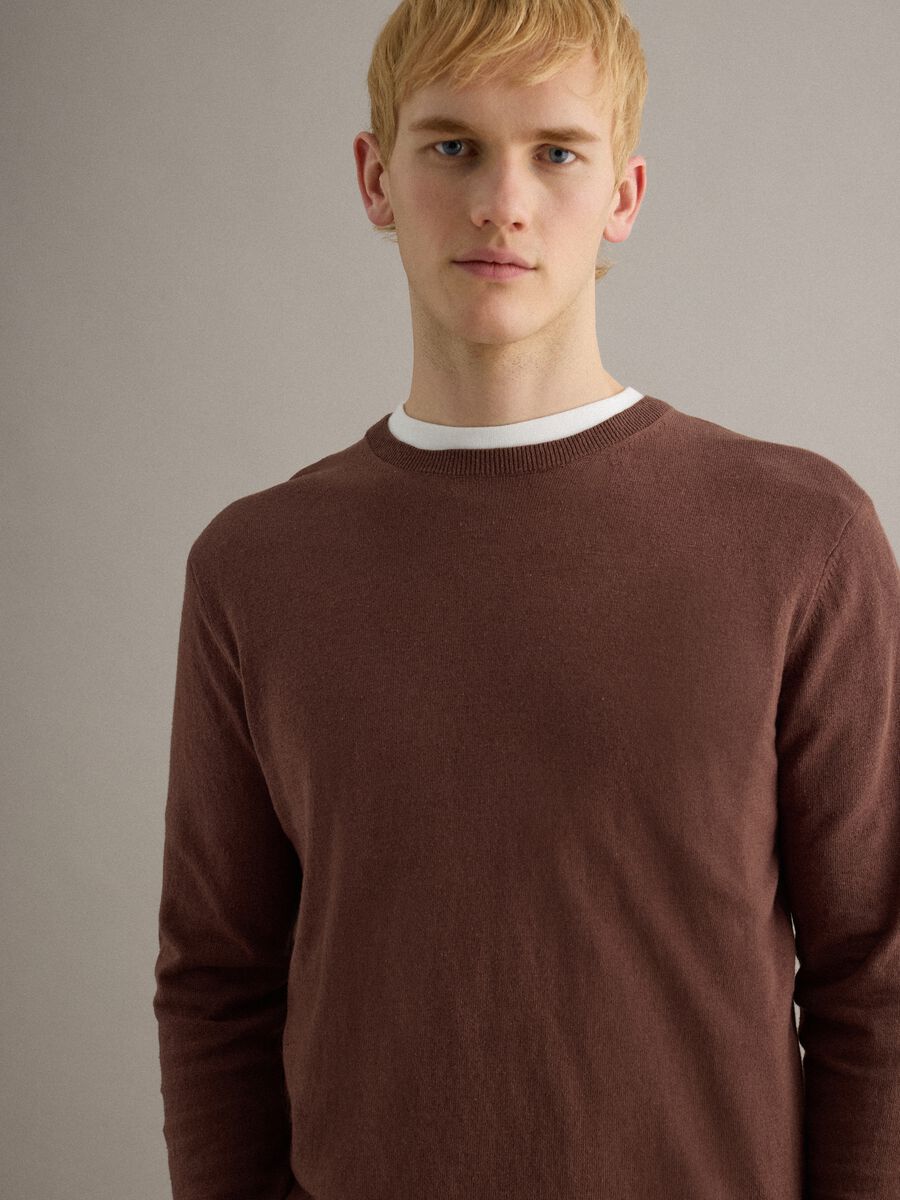 Brown cotton and linen crew neck pullover regular fit_1