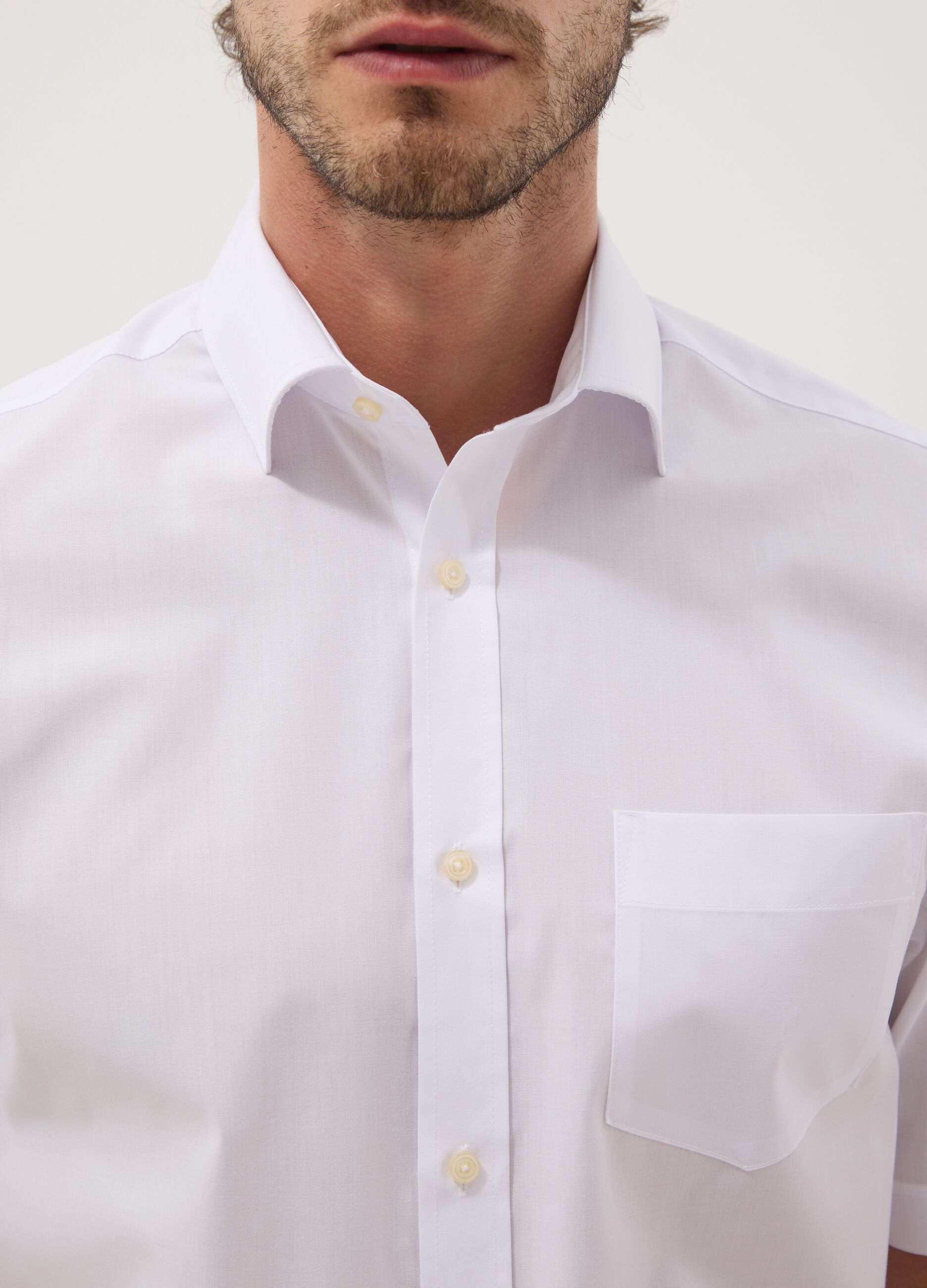 White short-sleeve easy-iron cotton-blend shirt, regular fit