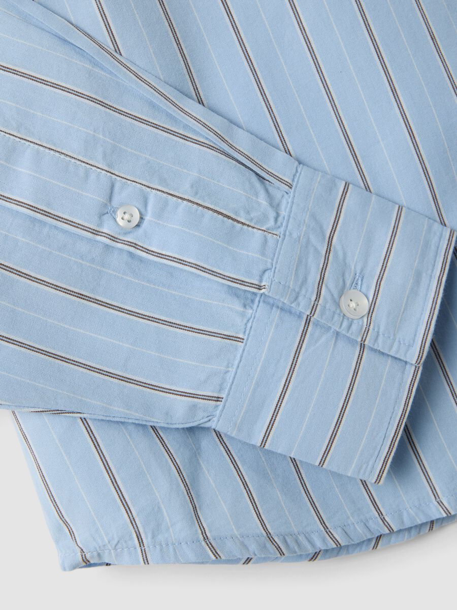 Camicia azzurra cropped in puro cotone a righe over fit_1
