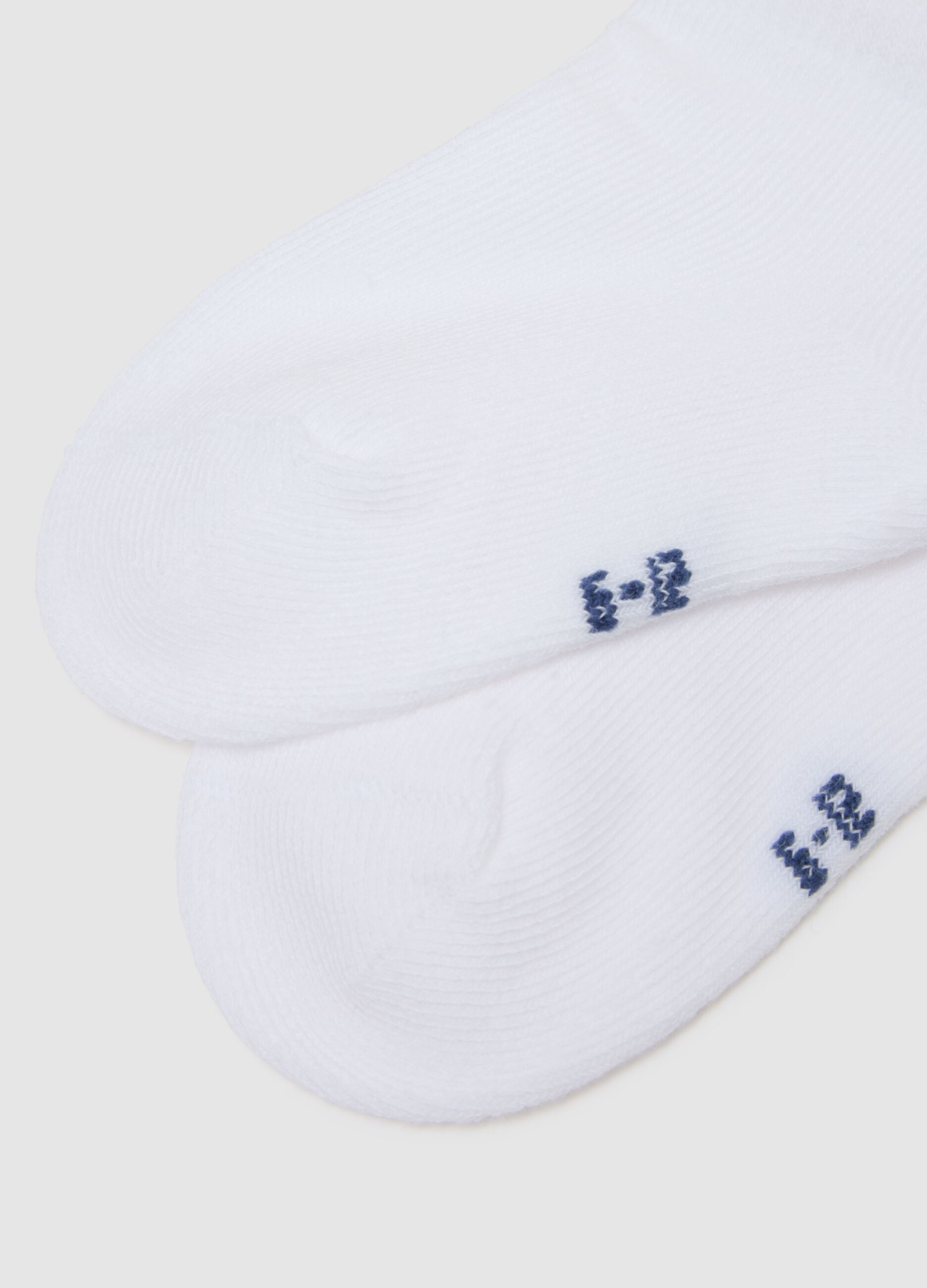 Multipack of white cotton blend ankle socks for babies
