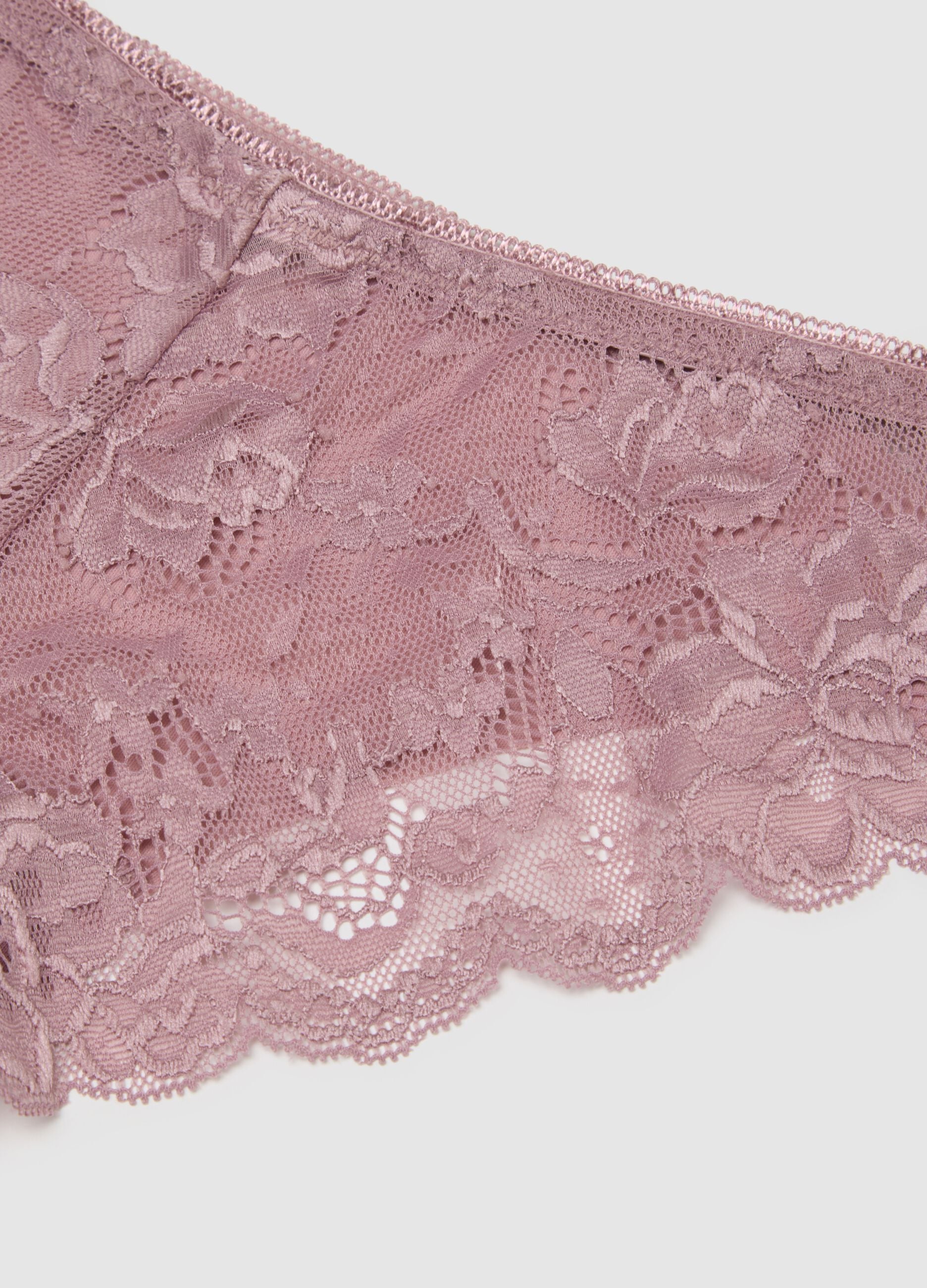 Regular fit pink briefs with lace inserts