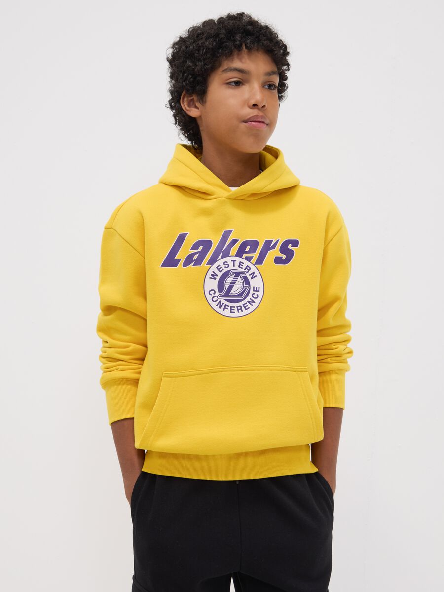Yellow cotton-blend hoodie with Lakers print for boys_0