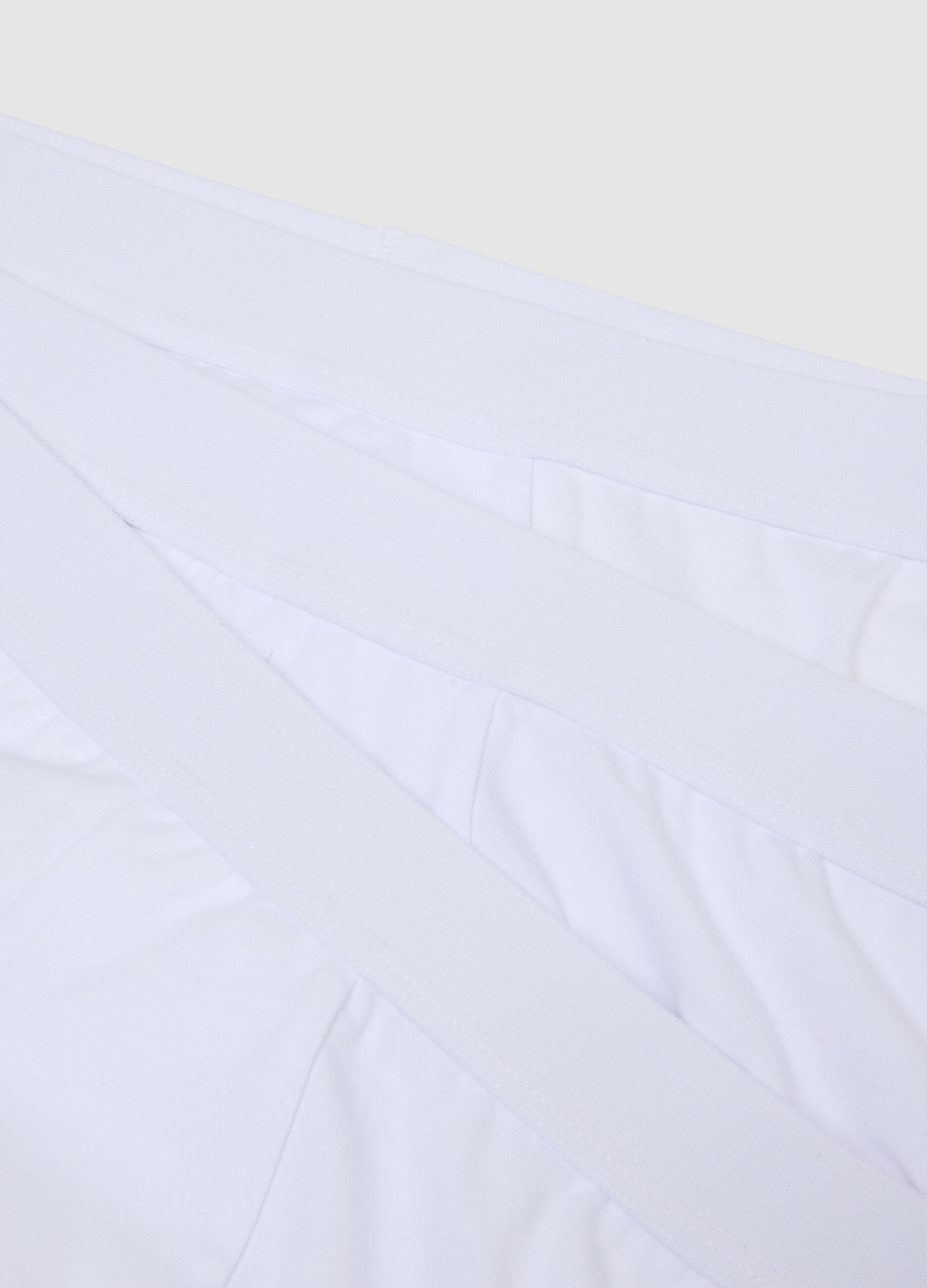 Three-pack of white stretch cotton briefs regular fit