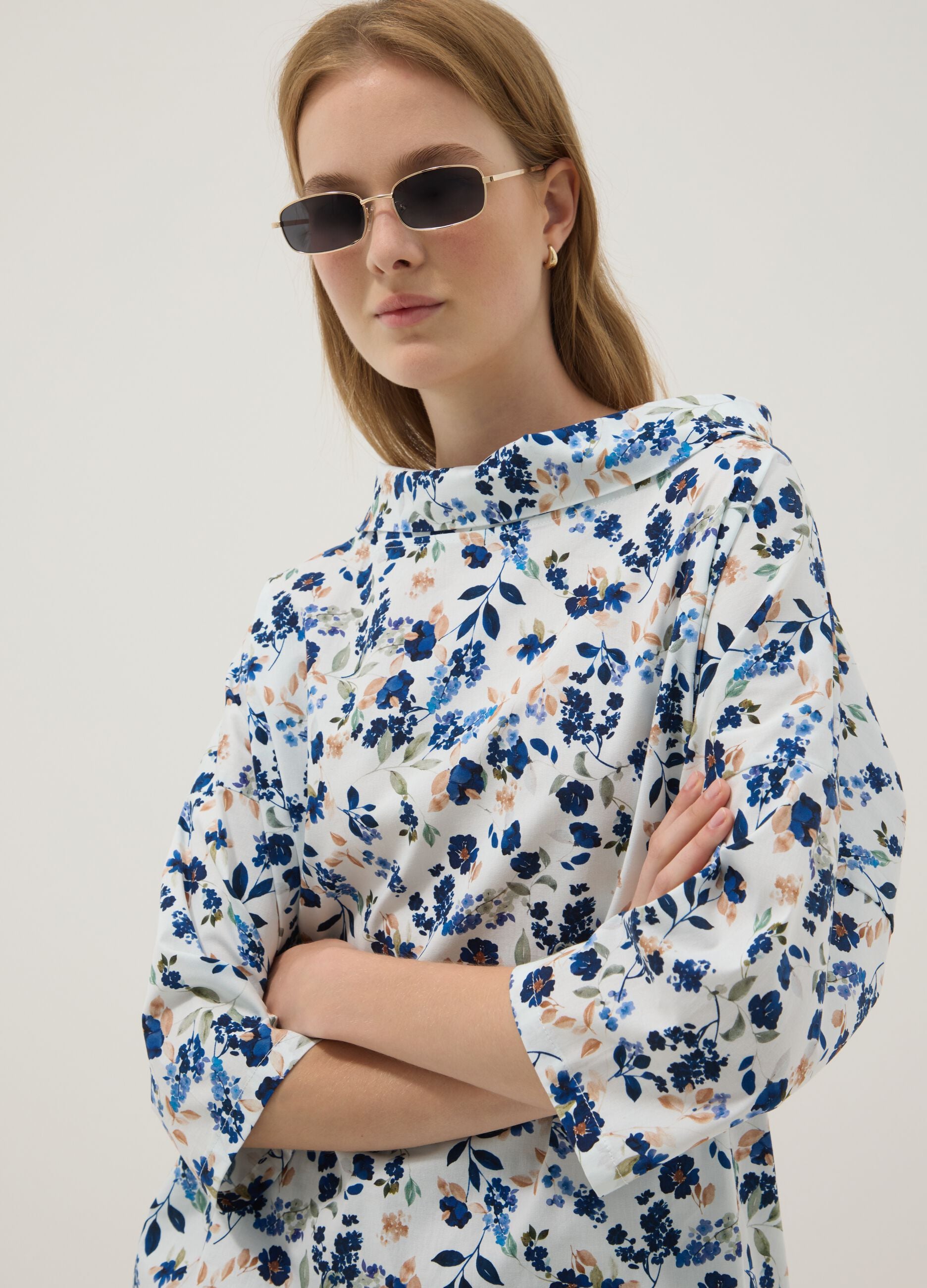 White floral stretch cotton blouse
