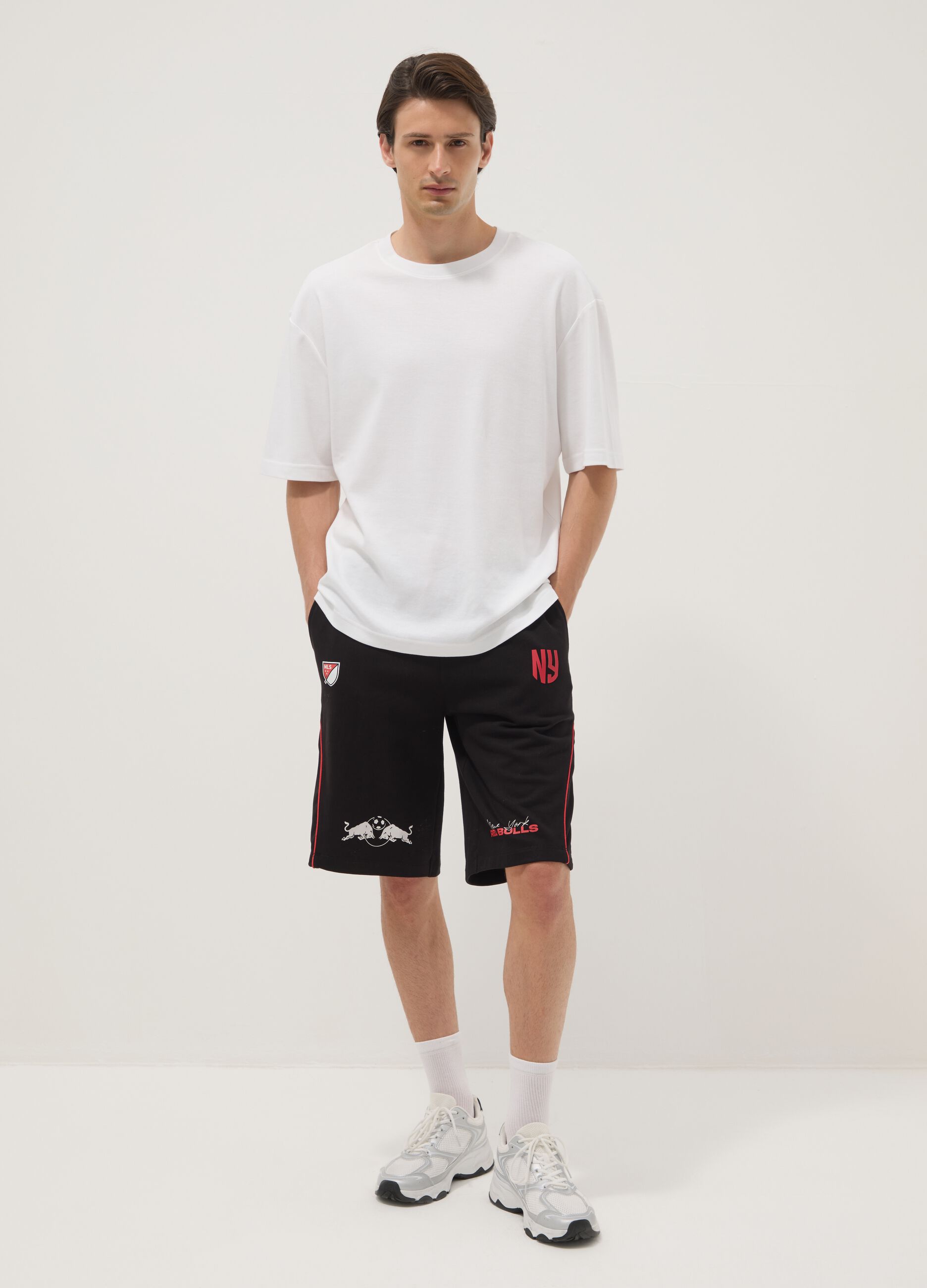 Black cotton-blend sports shorts, regular fit