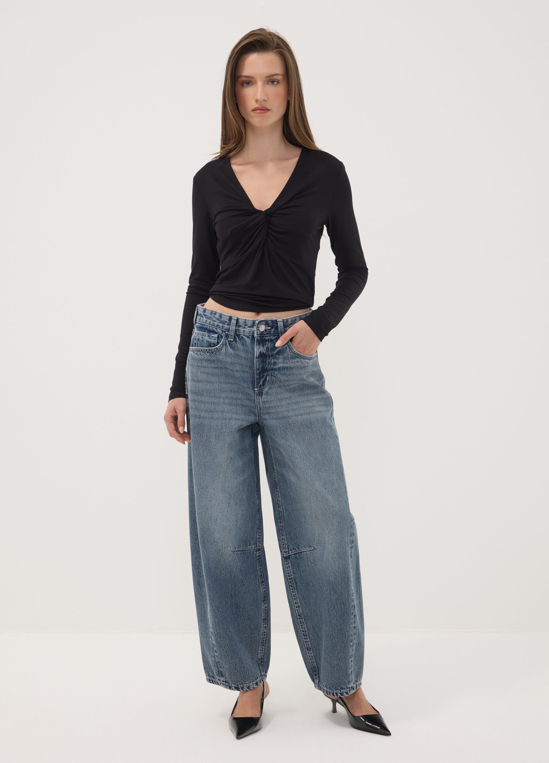 Black stretch viscose slim-fit T-shirt with front ruching