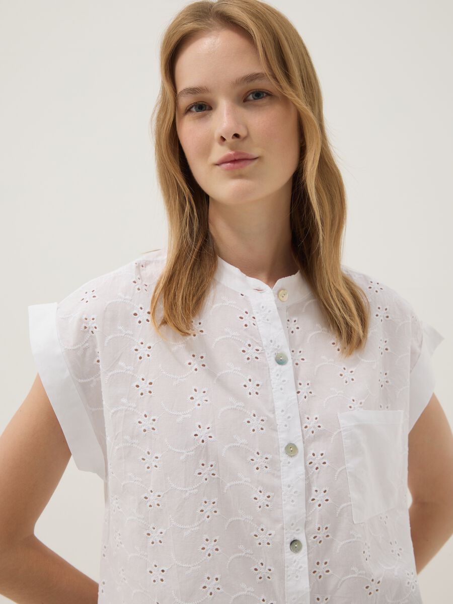Camicia bianca in puro cotone con ricami_3