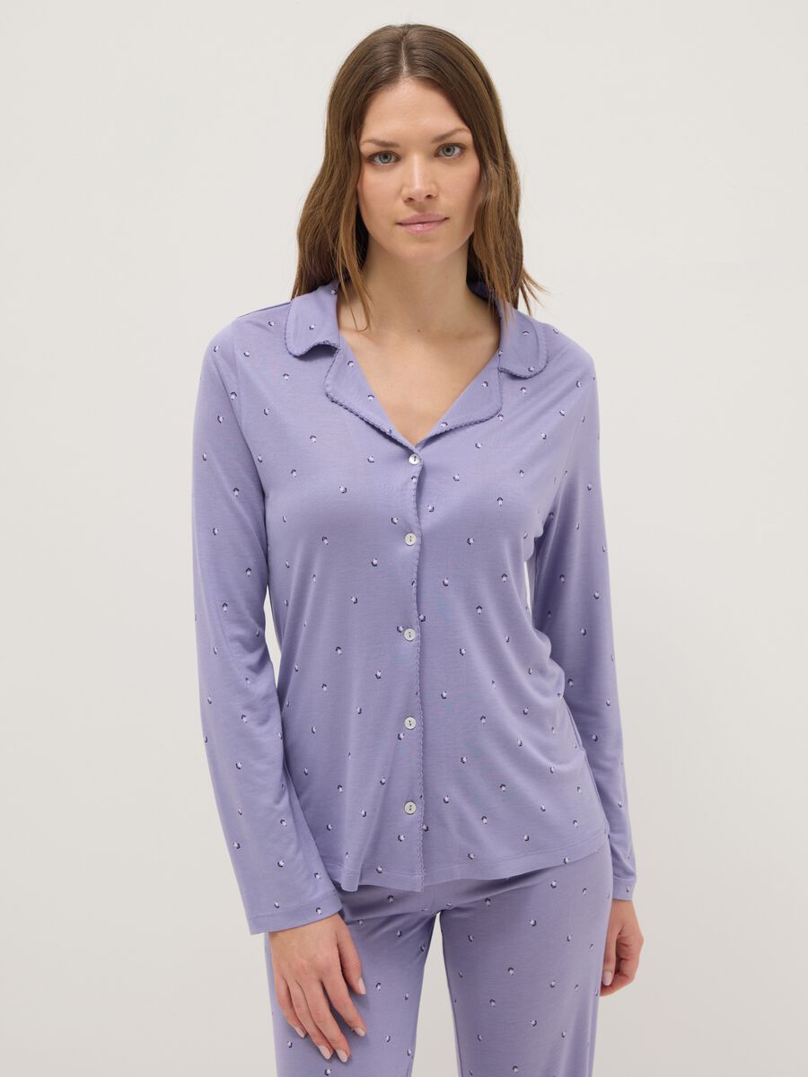 Maglia pigiama in pura viscosa viola regular fit con scollo a V e stampe_1