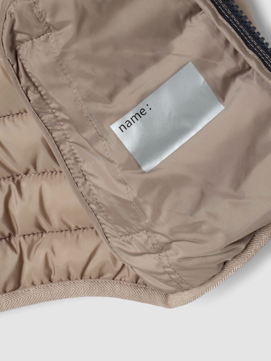 Giacca Ultralight beige trapuntata con cappuccio per bimbo_3