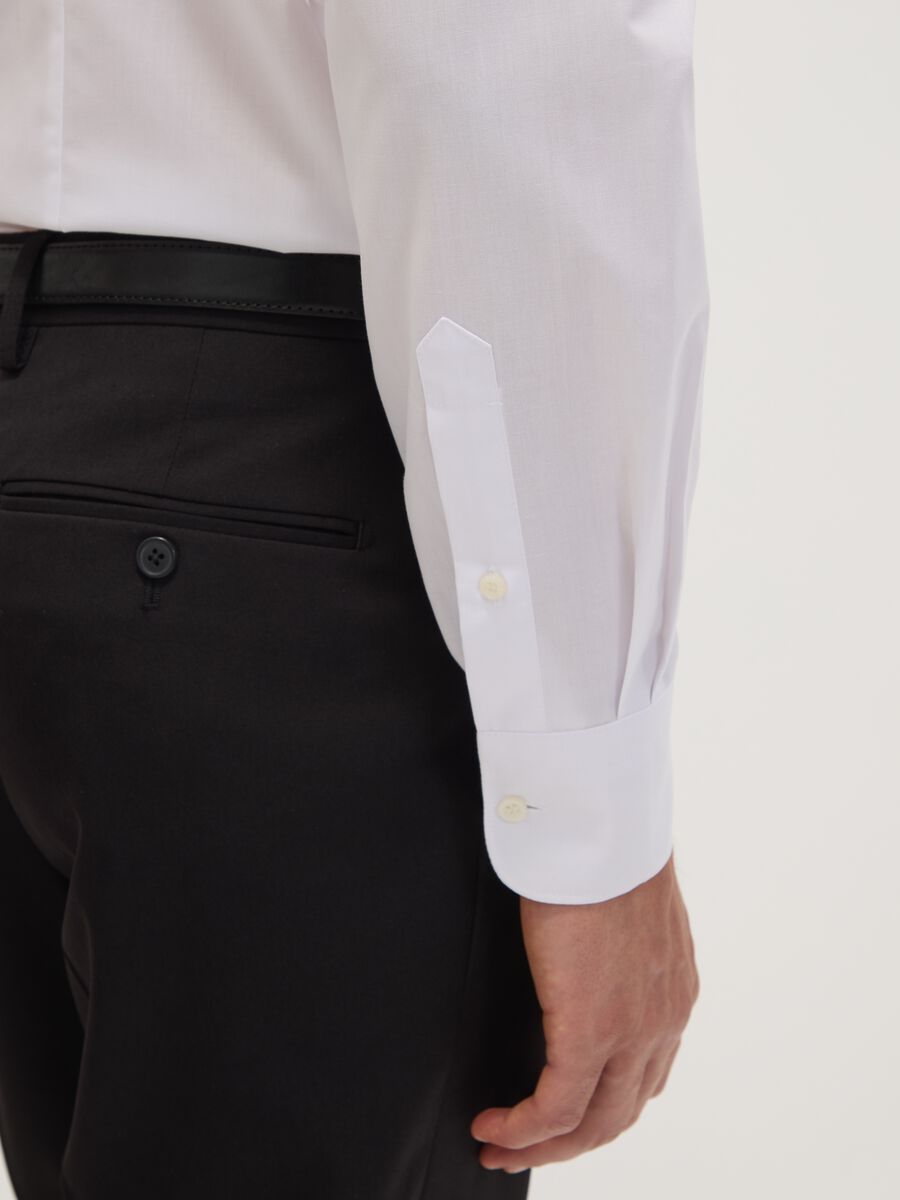 White slim-fit shirt with classic collar, easy-iron_2