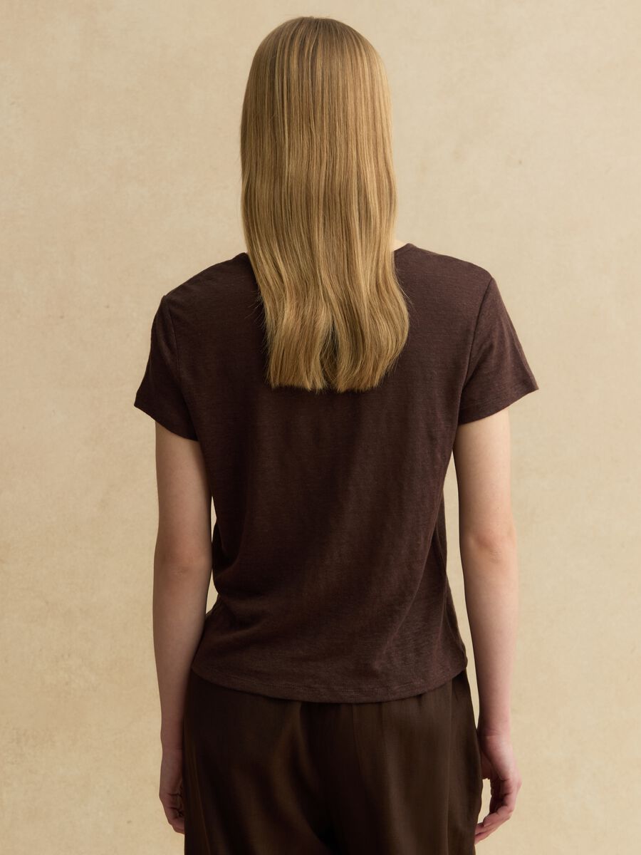 Brown short-sleeved pure linen T-shirt, regular fit_4