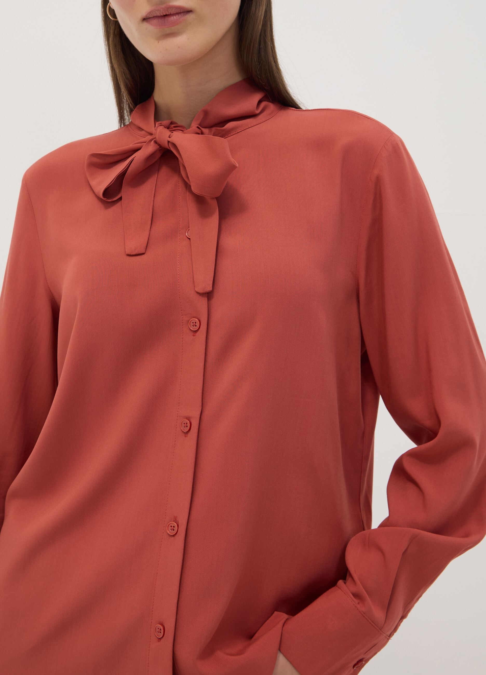 Red pure viscose shirt with neck bow, regular fit