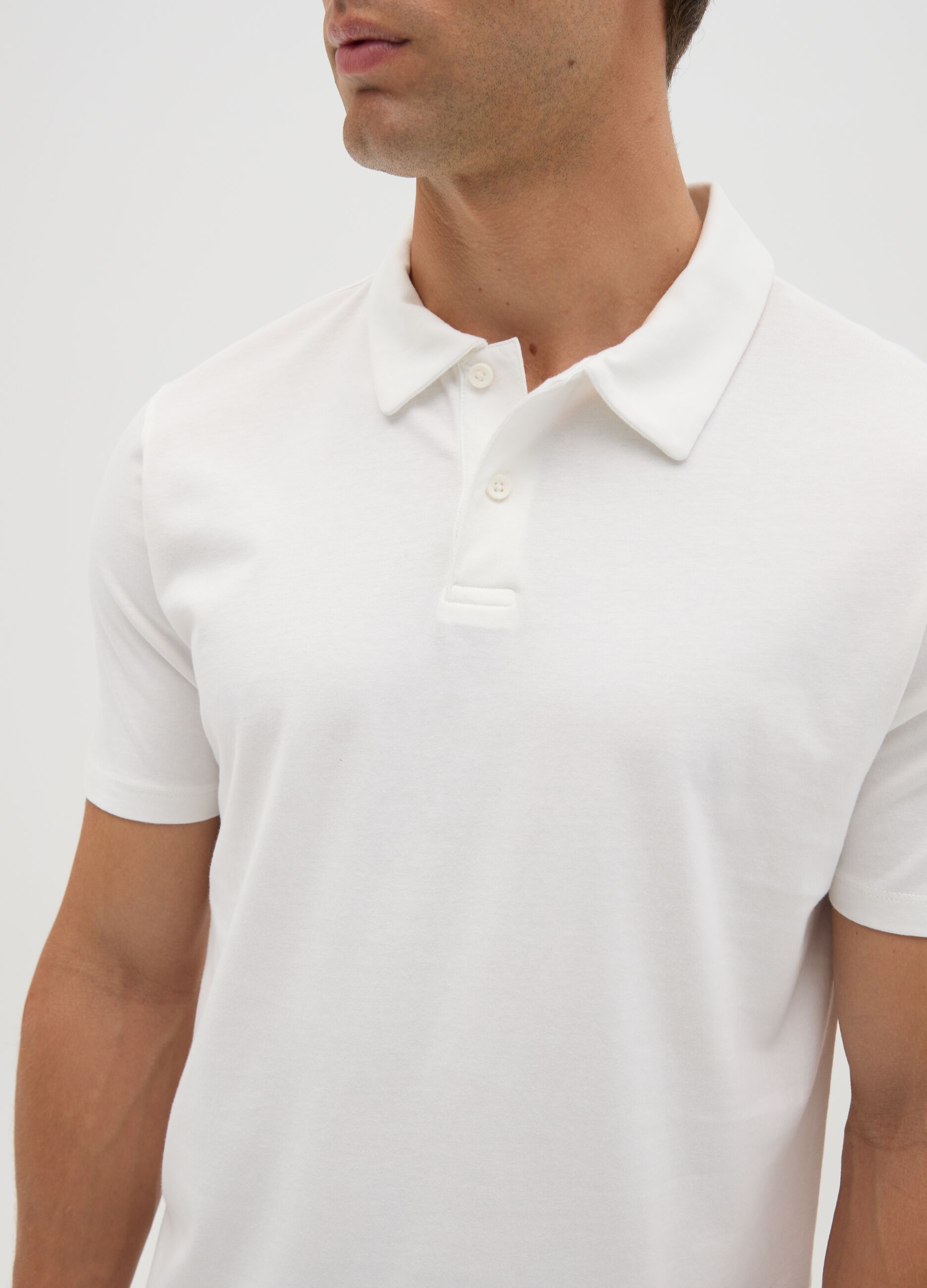 Men&rsquo;s white polo shirt in 100% cotton with regular fit