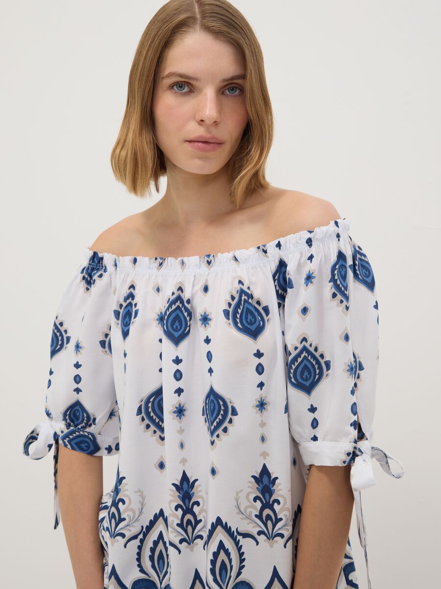 White pure-viscose short-sleeve blouse with paisley print_1