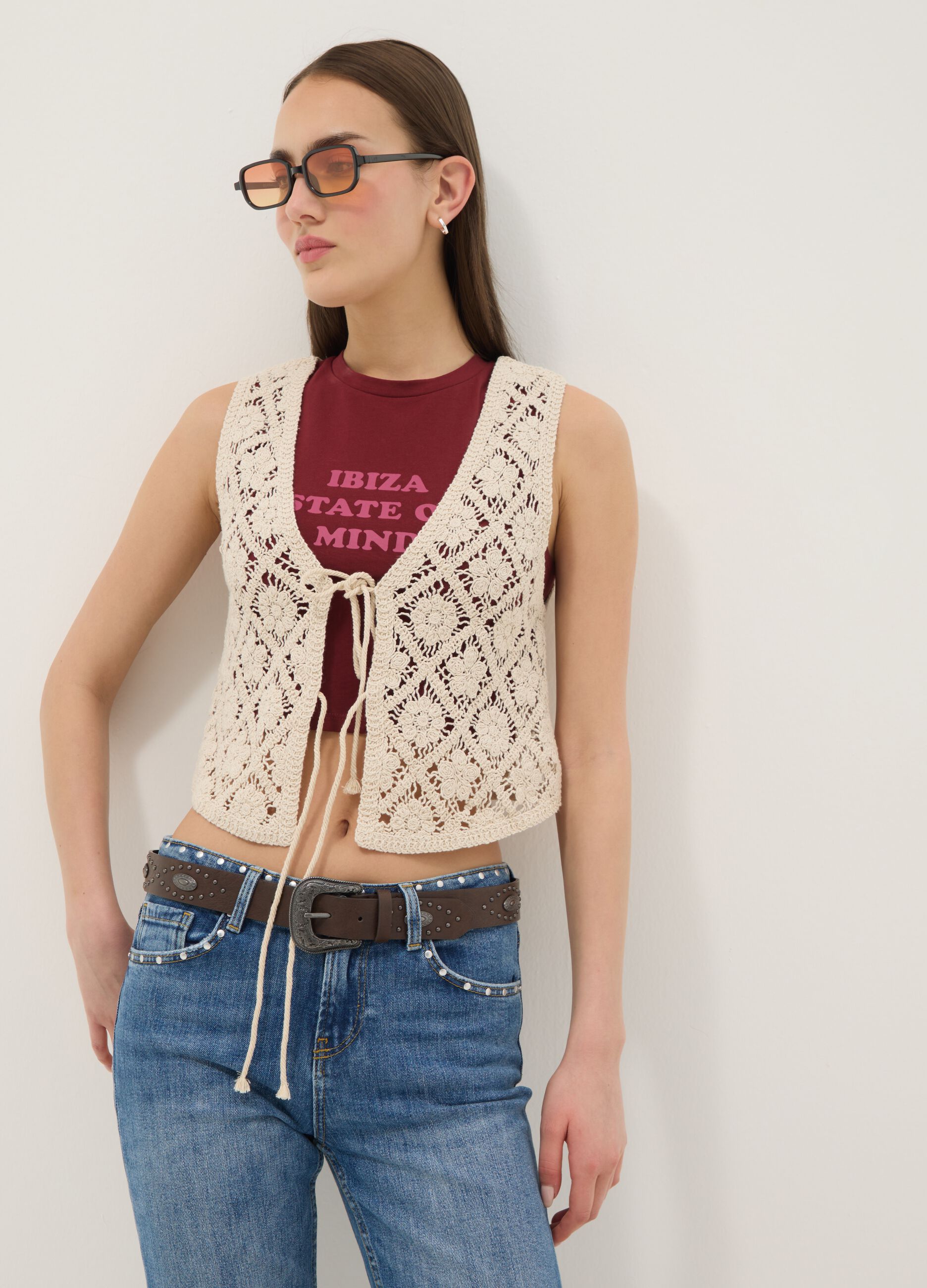 Beige regular-fit cotton-blend gilet with floral knit design