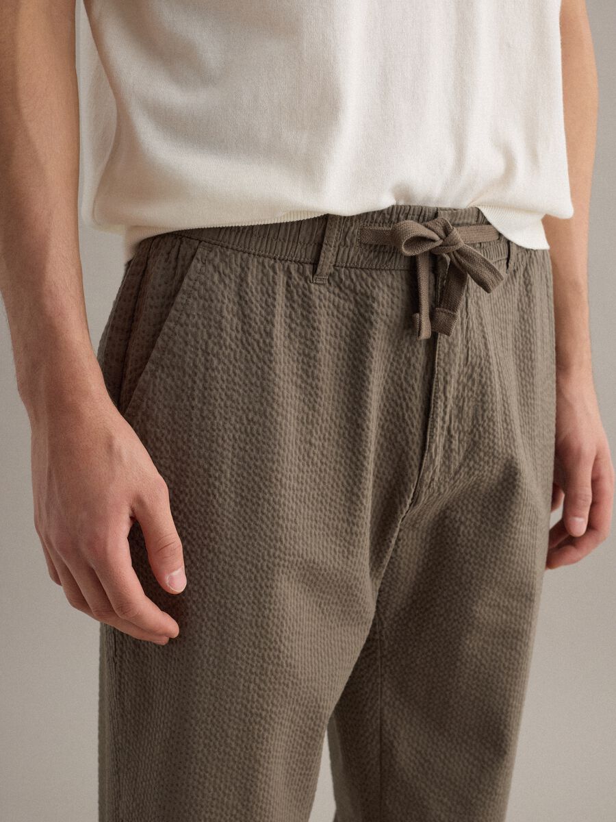 Pantaloni chino in cotone elasticizzato marrone regular fit_3