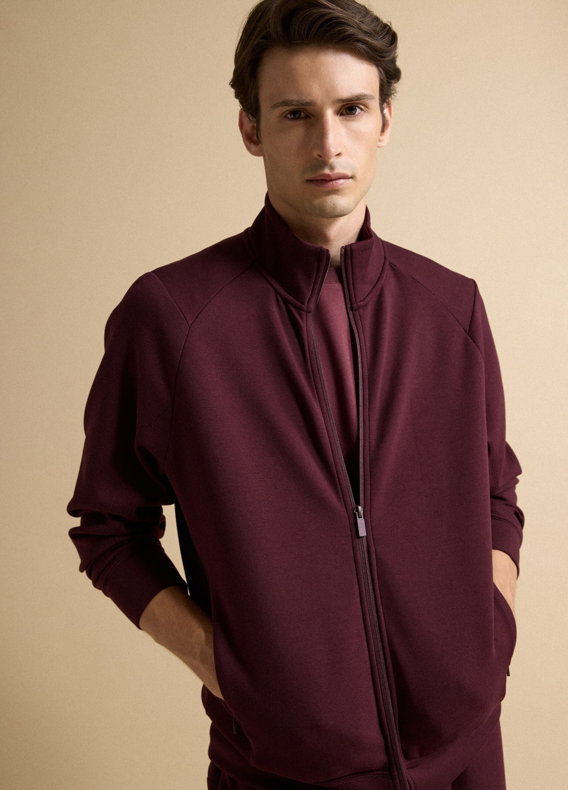 Red full-zip jacket with stretch Easy Dry fabric, regular fit