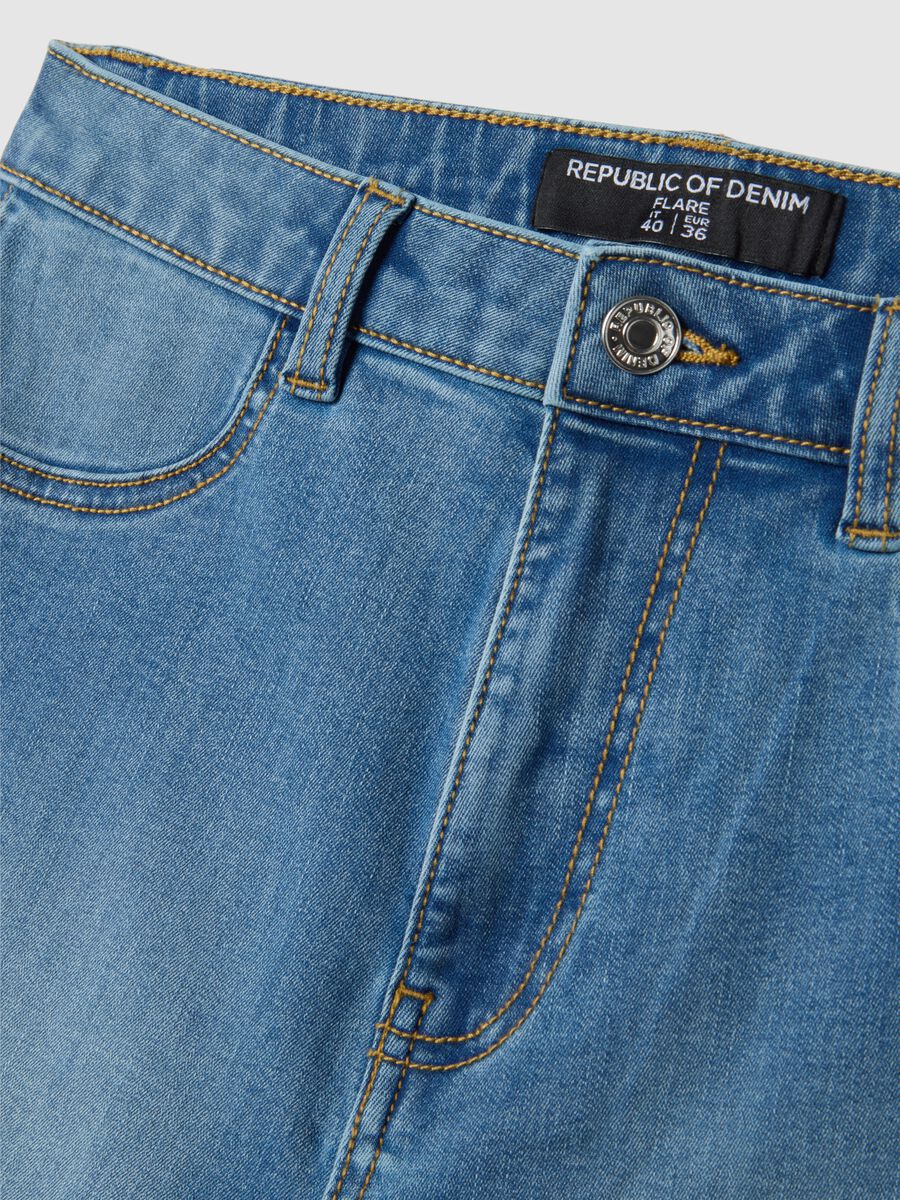 Blue Cotton Blend Flare Fit Jeans_5