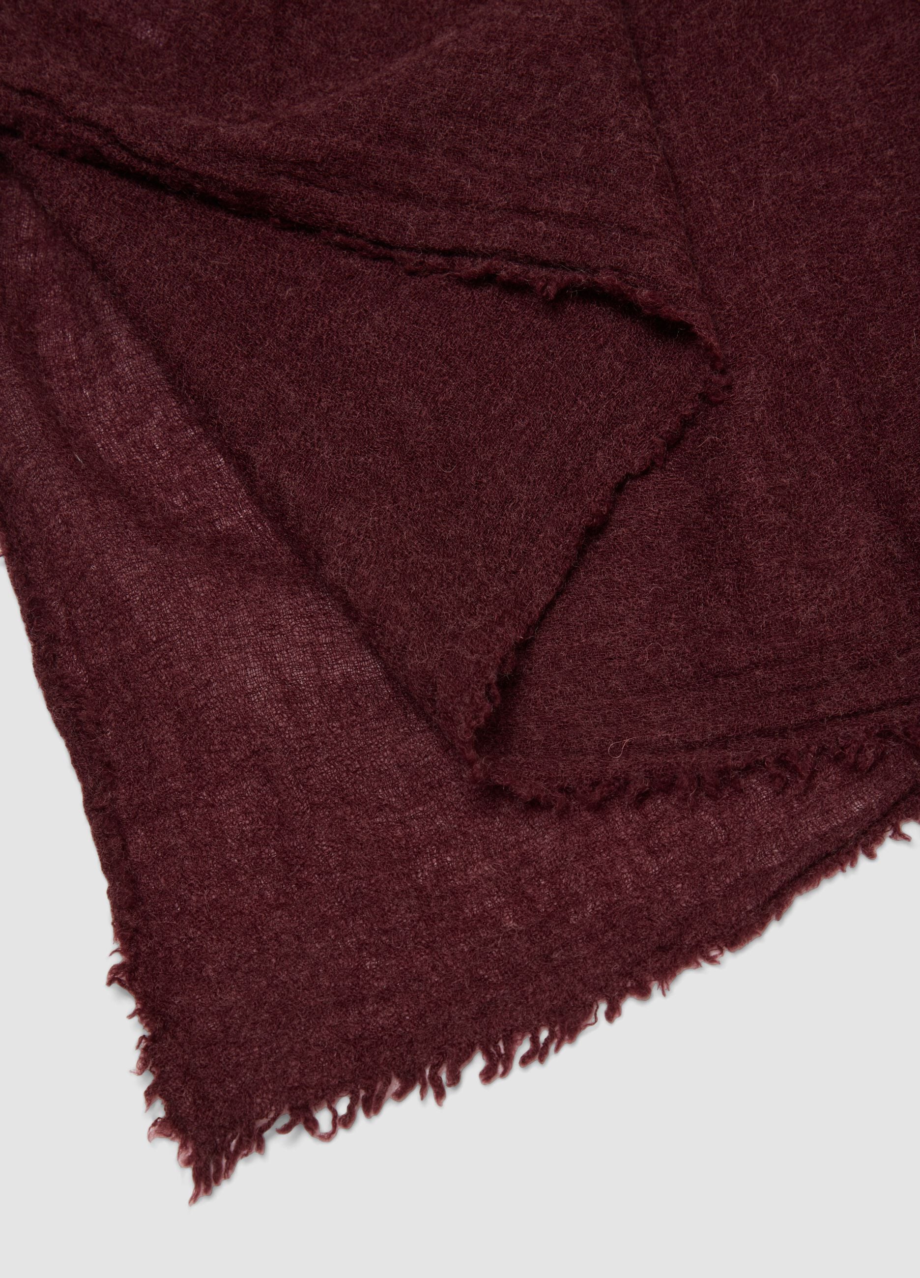 Red wool-blend scarf with fringed edges