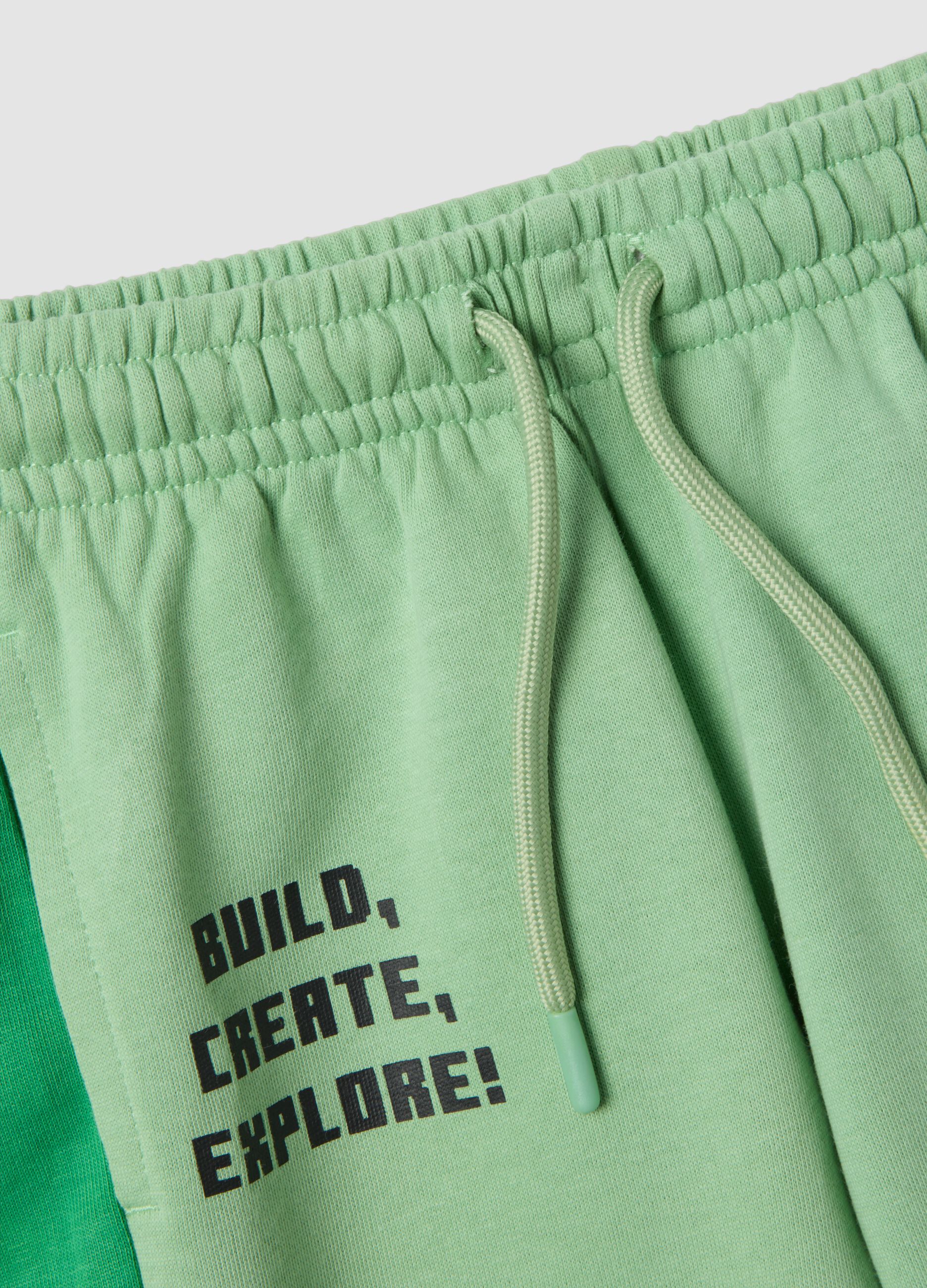 White and green pure cotton kids&rsquo; set with T-shirt and shorts, oversized fit