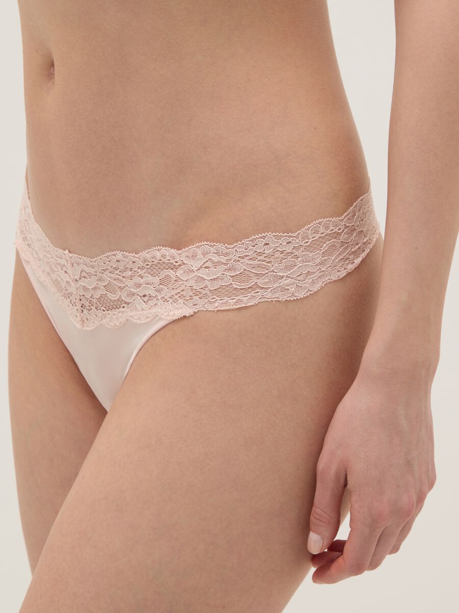 Pink lace thong regular fit_3