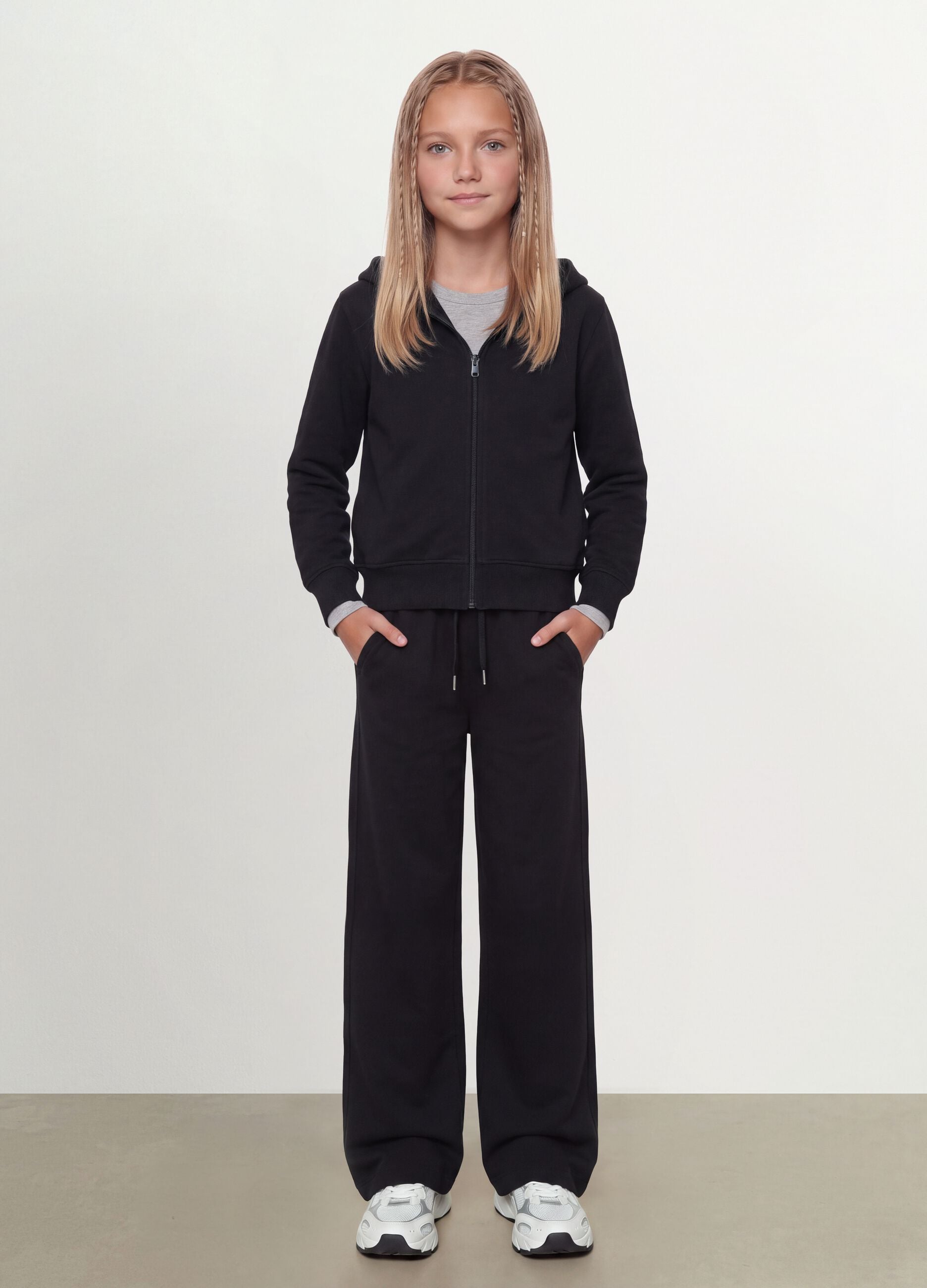 Black organic cotton hoodie with star detail for girls