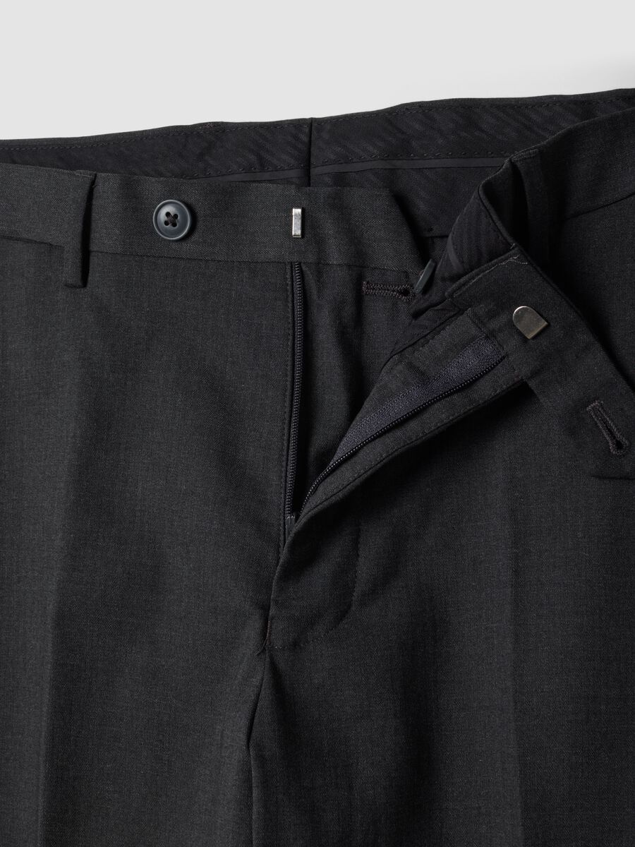 Pantaloni blu in viscosa elasticizzata slim fit_1