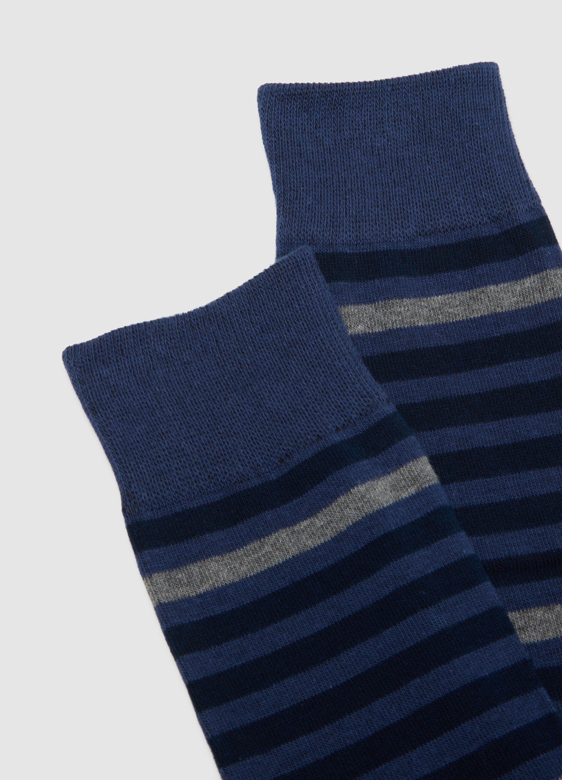 Multicolour stretch cotton long socks tripack