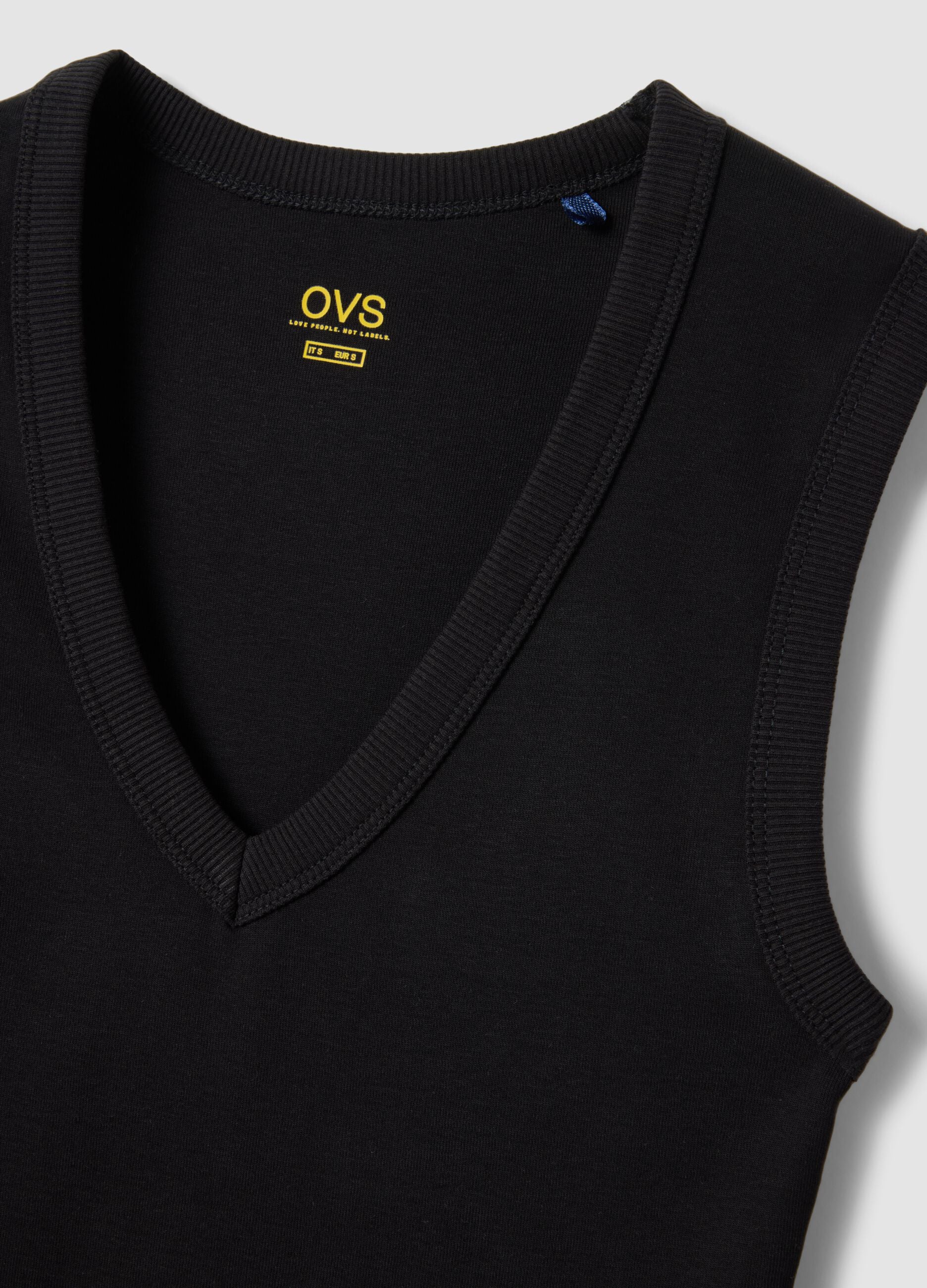 Black pure cotton tank top with V-neck regular fit