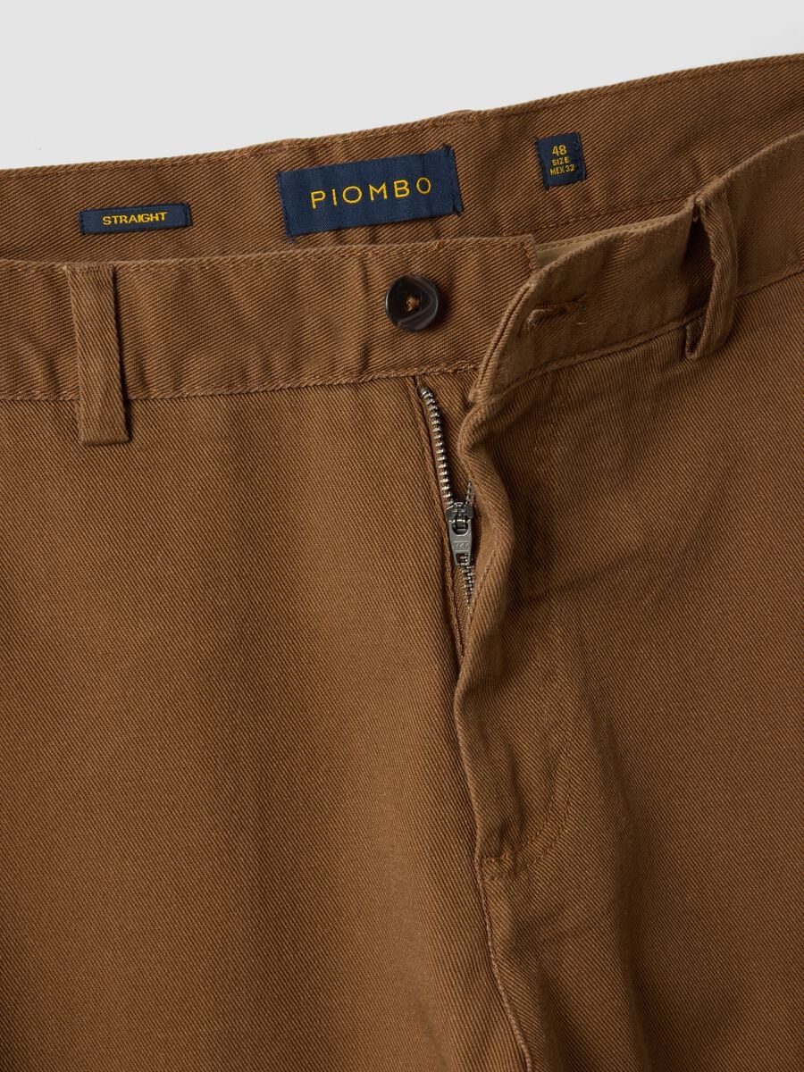 Pantaloni chino marroni in cotone elasticizzato straight fit_6