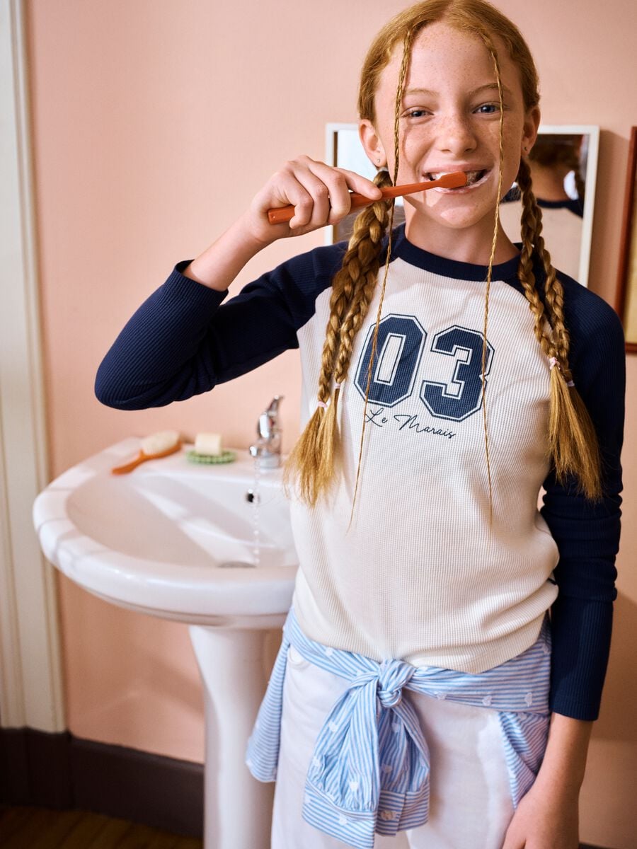 Blue stretch cotton T-shirt with contrast sleeves for girls_1