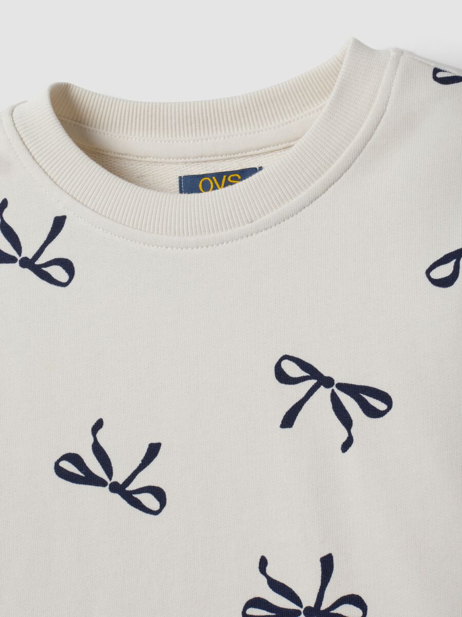 White pure cotton girls&rsquo; sweatshirt with bow print and crew neck_3