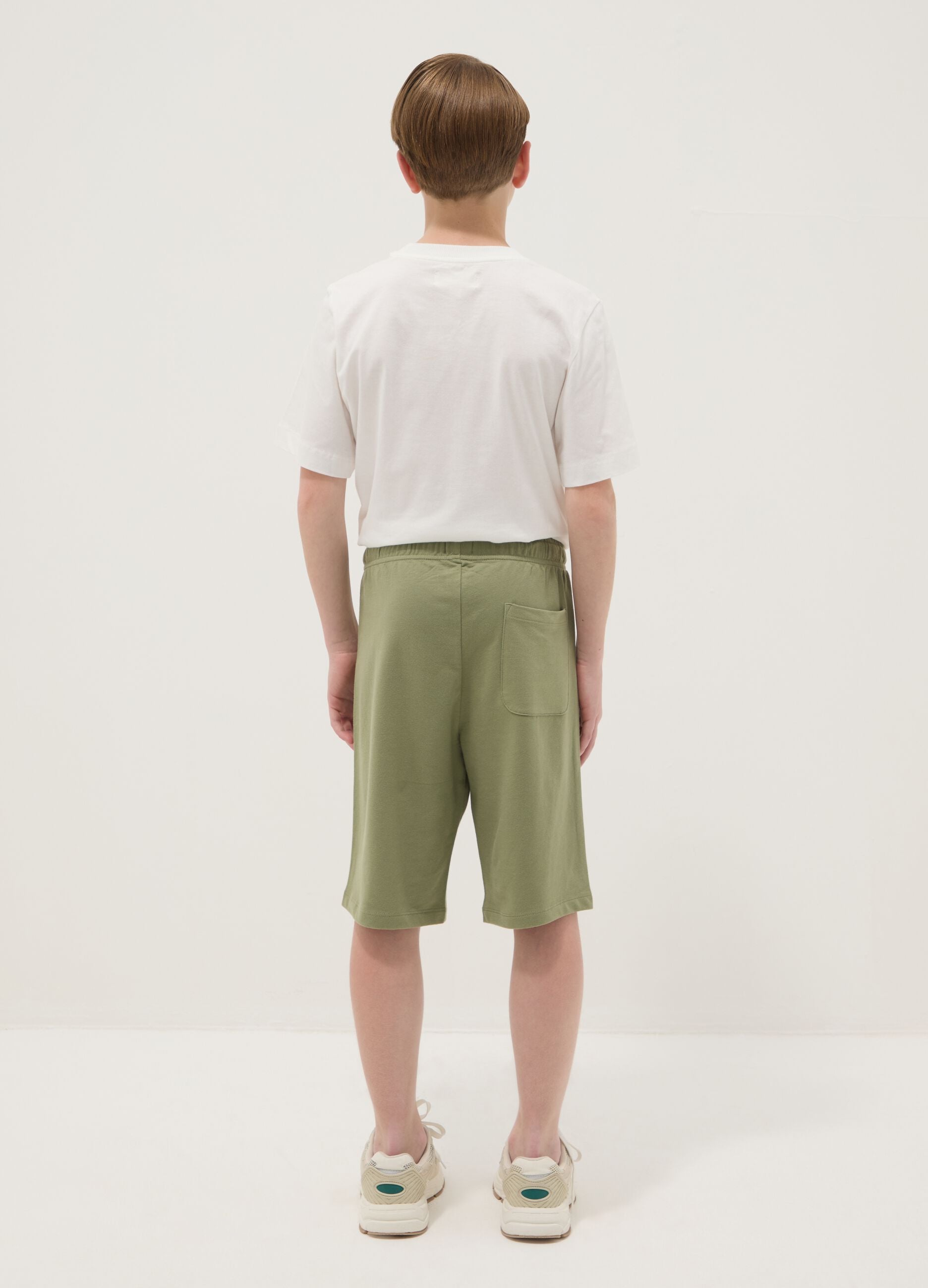 Green pure cotton shorts for boys regular fit