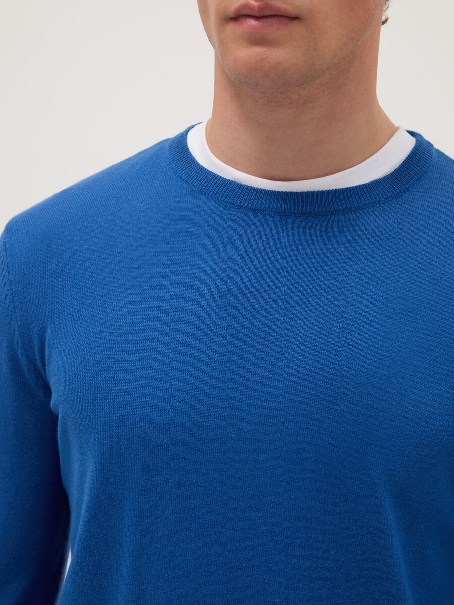 Blue crew neck pullover in cotton blend regular fit_3