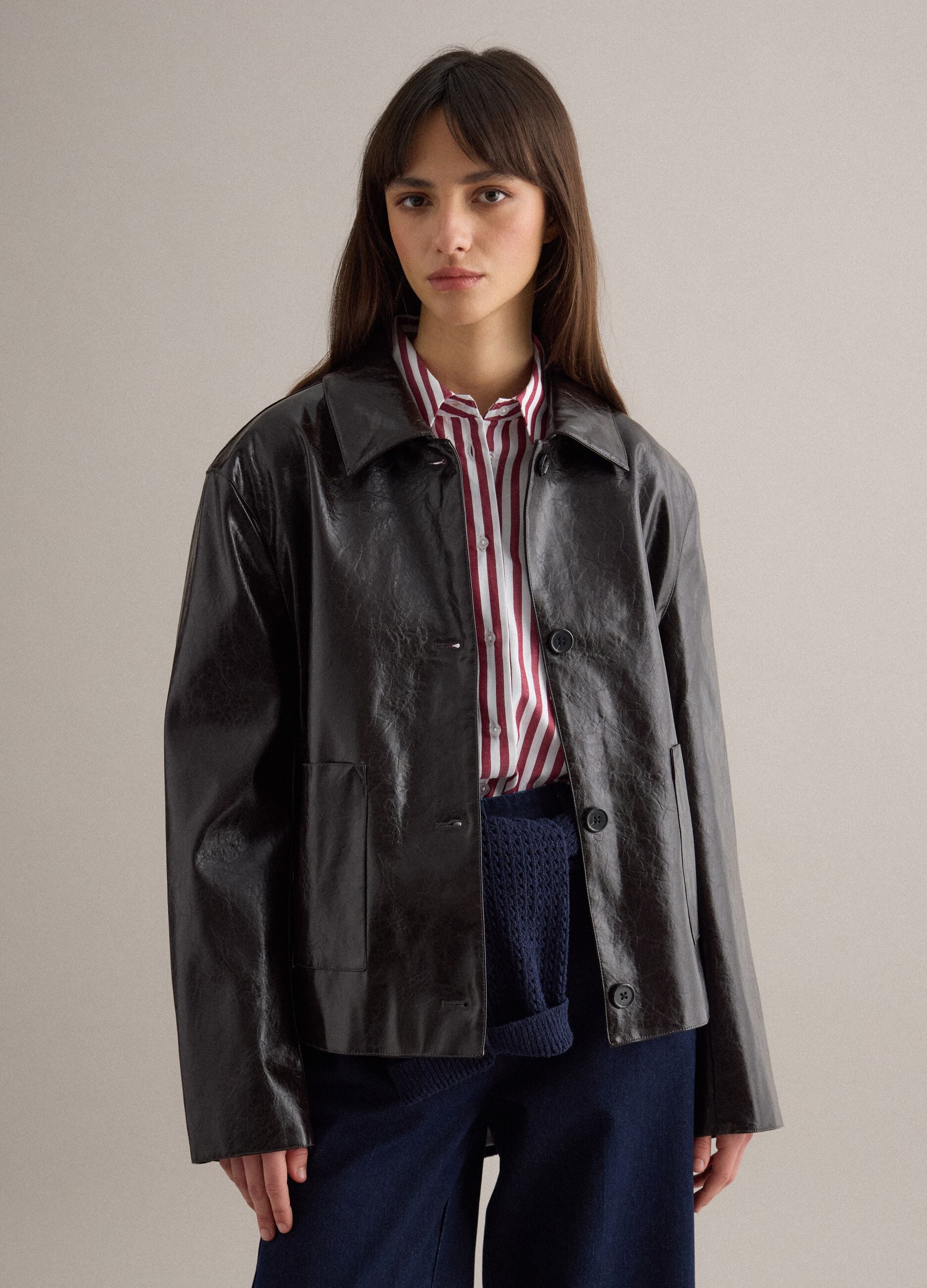 Shiny black regular fit jacket with collar and buttons