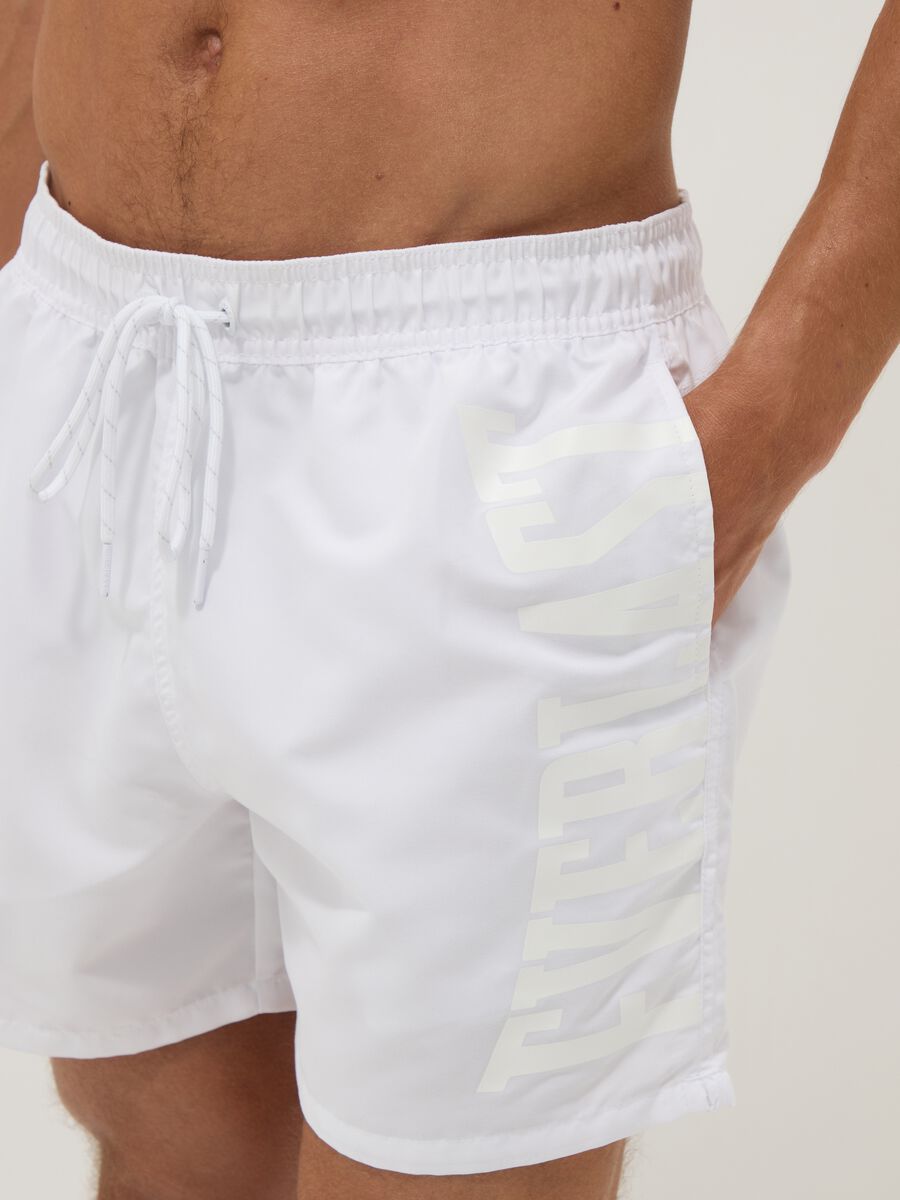 White swim shorts with drawstring_4