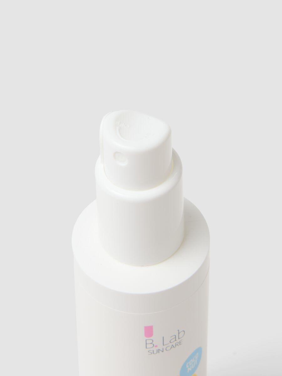 Refreshing Coconut-Scented Mist_2