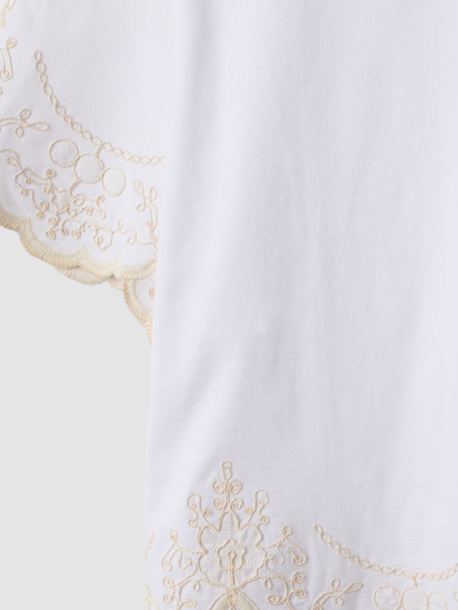 White pure cotton T-shirt with embroidery, regular fit_5