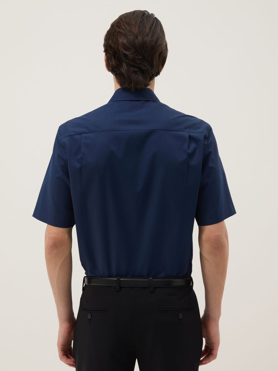 Blue short-sleeved shirt with classic collar_2