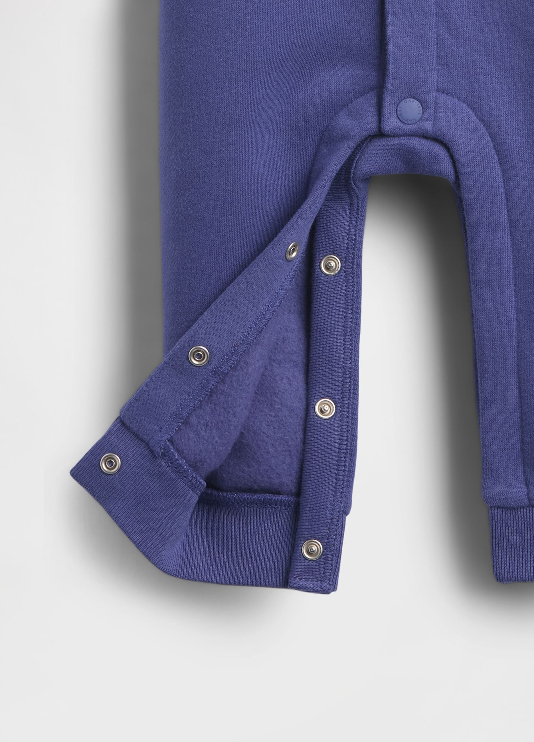 Blue cotton blend romper for newborn
