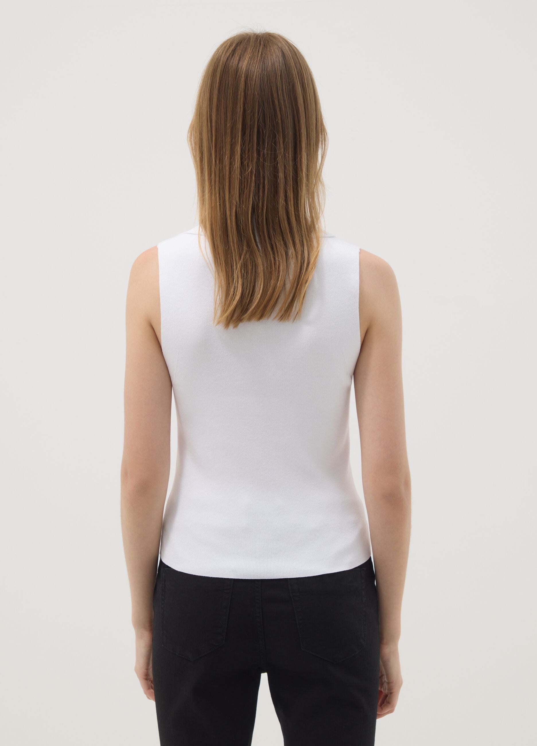 White viscose-blend top with collar