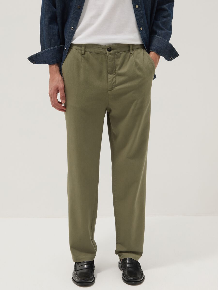 Pantaloni chino verdi in puro cotone carrot fit_1
