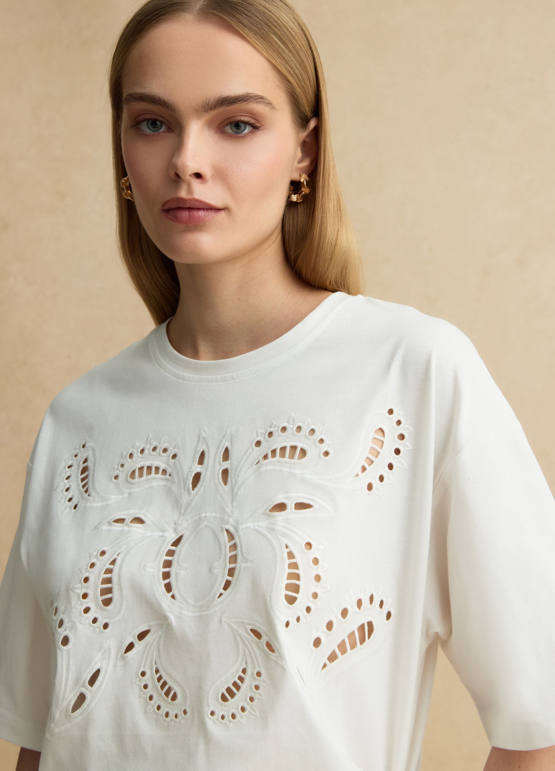 White pure cotton regular-fit T-shirt with broderie anglaise embroidery