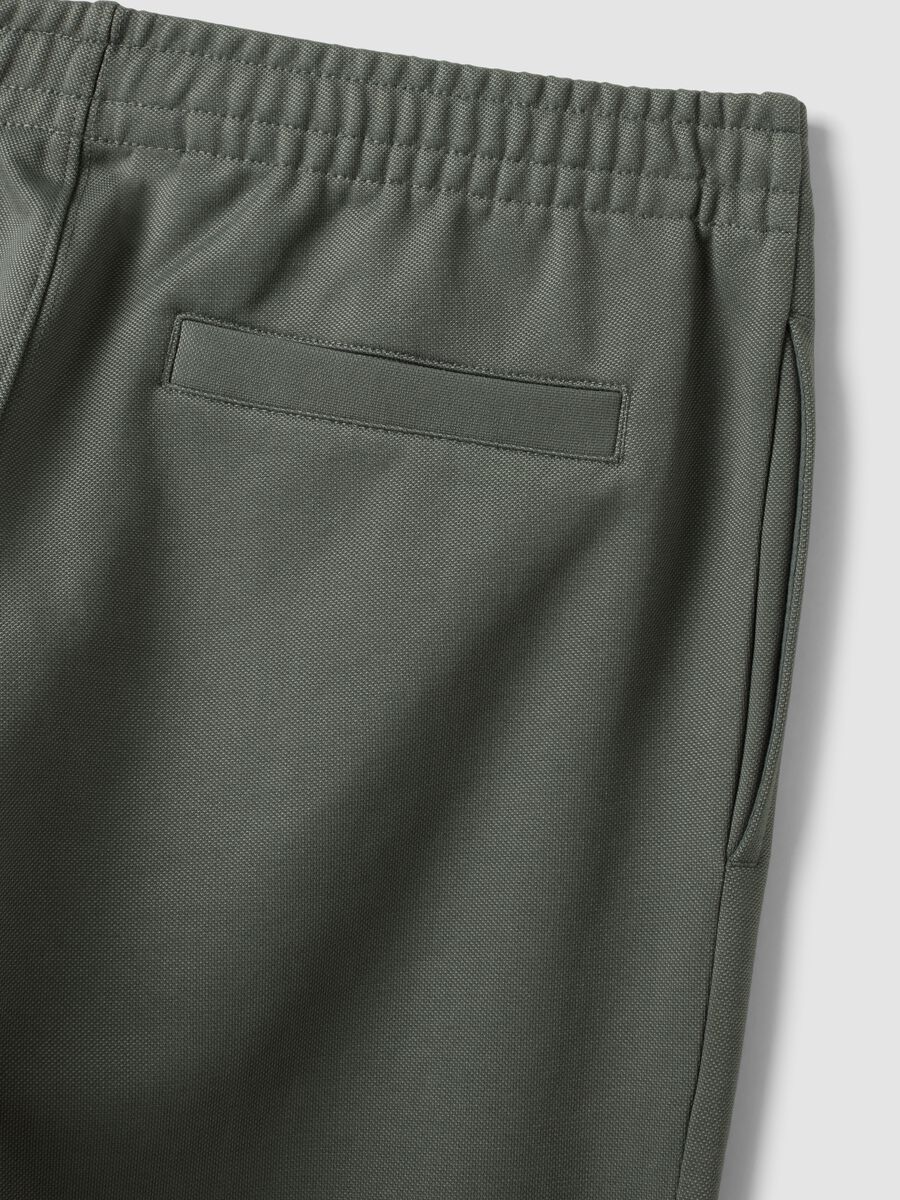 Pantaloni jogger verdi in tessuto elasticizzato relaxed fit_5