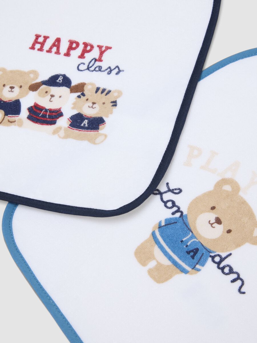 3-pack of white organic cotton baby bibs_2