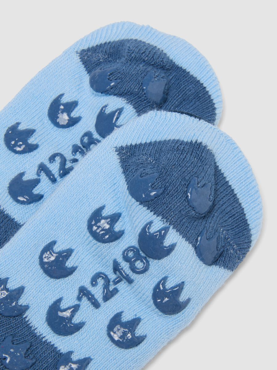 Blue anti-slip socks in organic stretch cotton with dinosaur_1