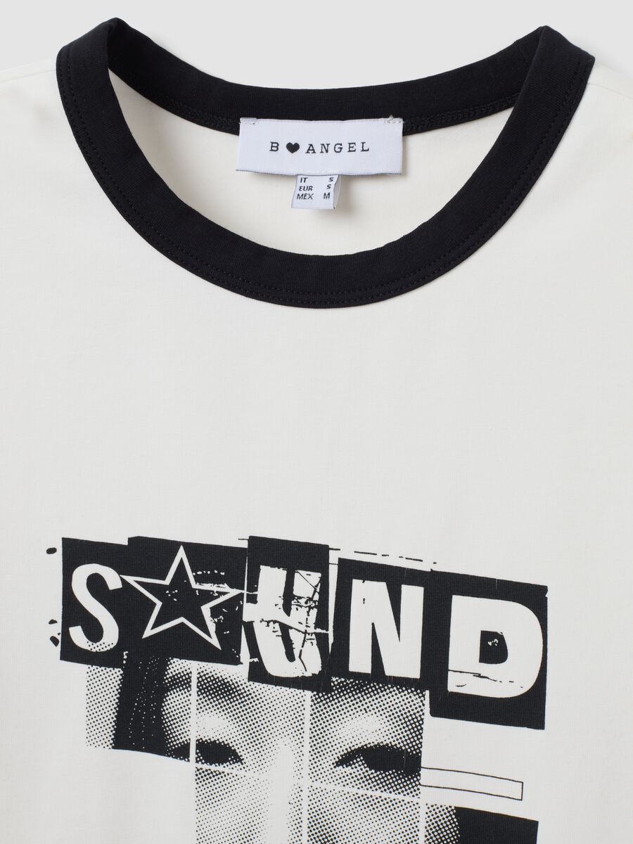 White cotton T-shirt with front graphic print and contrast trims_6